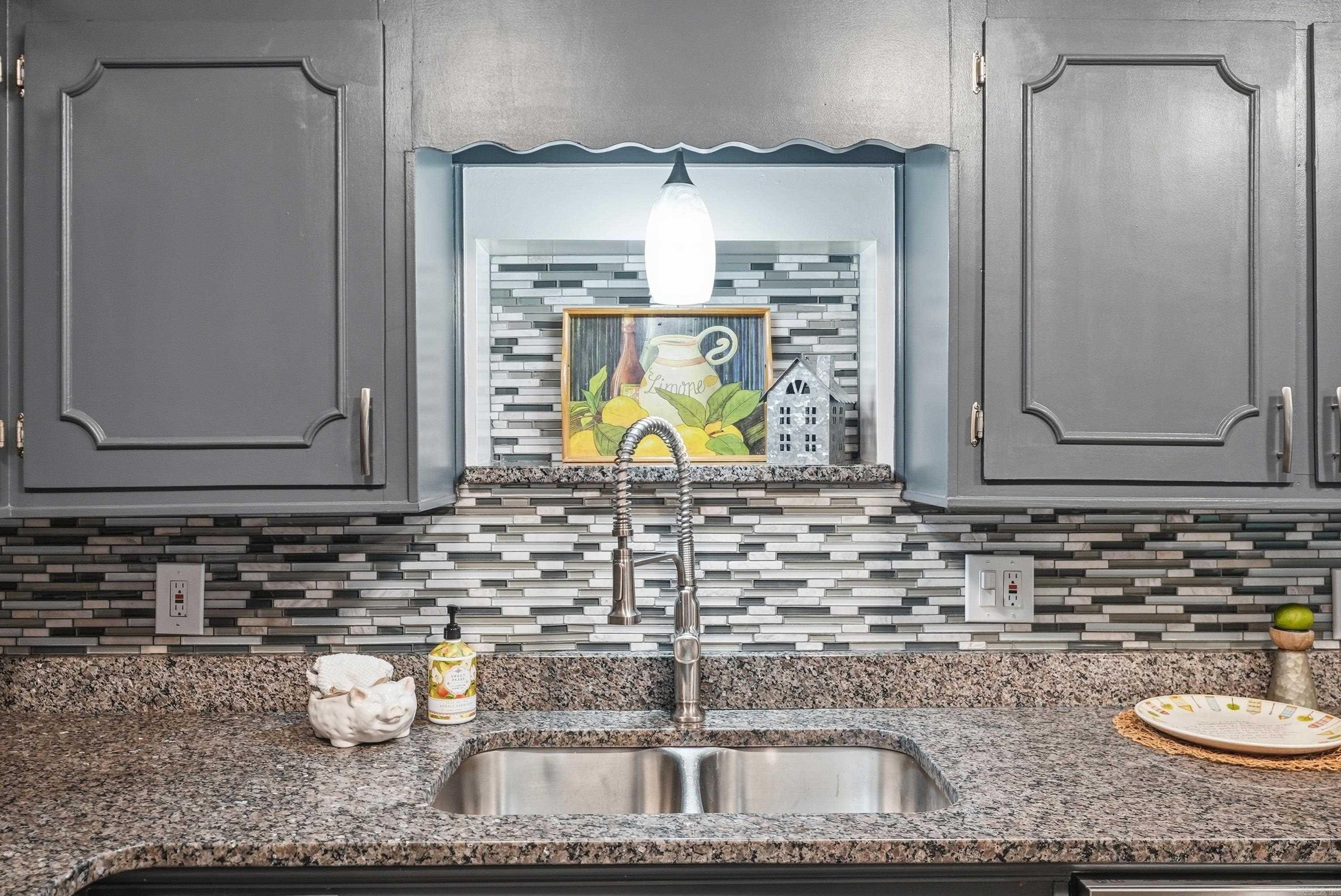 INDIAN HILLS - Residential