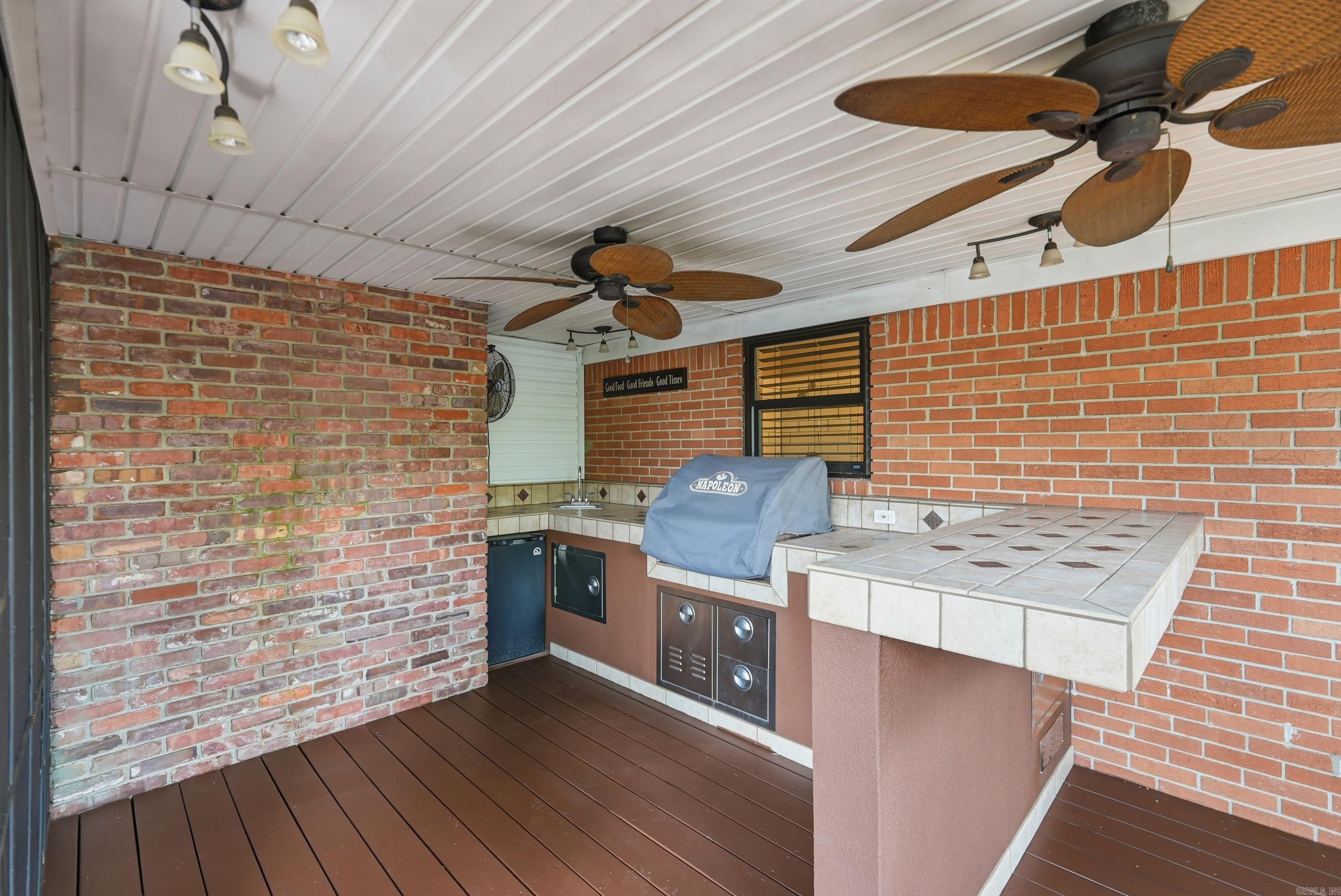 INDIAN HILLS - Residential