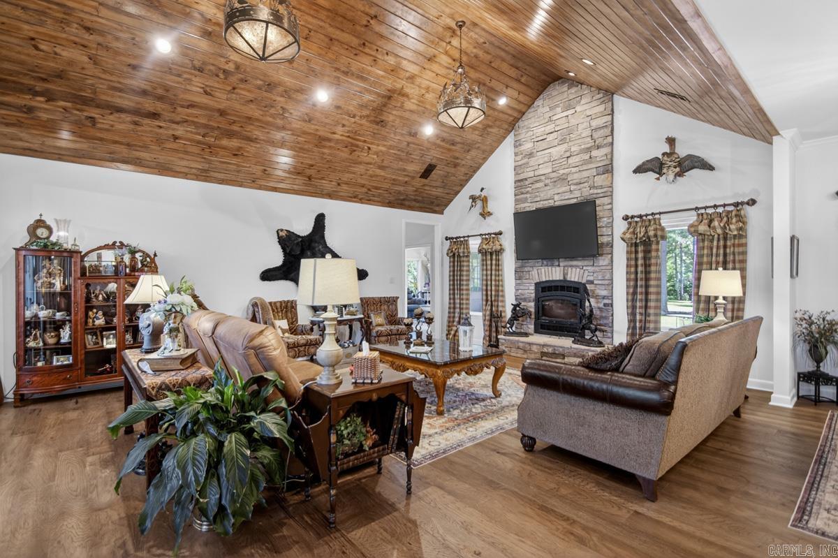 EAGLE RIDGE ESTATES - Residential