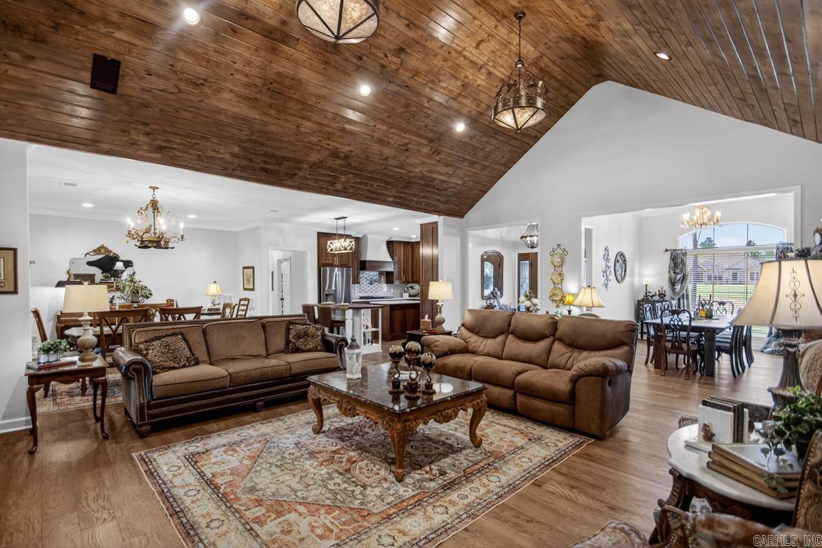 EAGLE RIDGE ESTATES - Residential