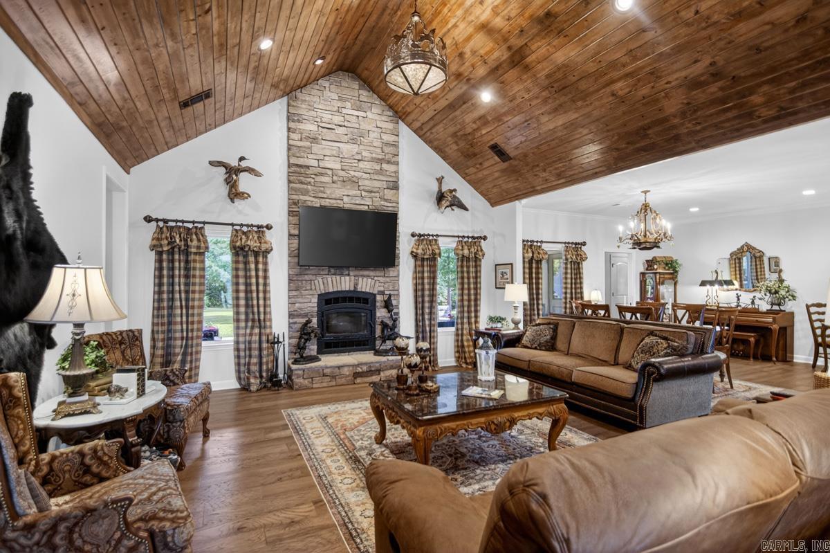 EAGLE RIDGE ESTATES - Residential