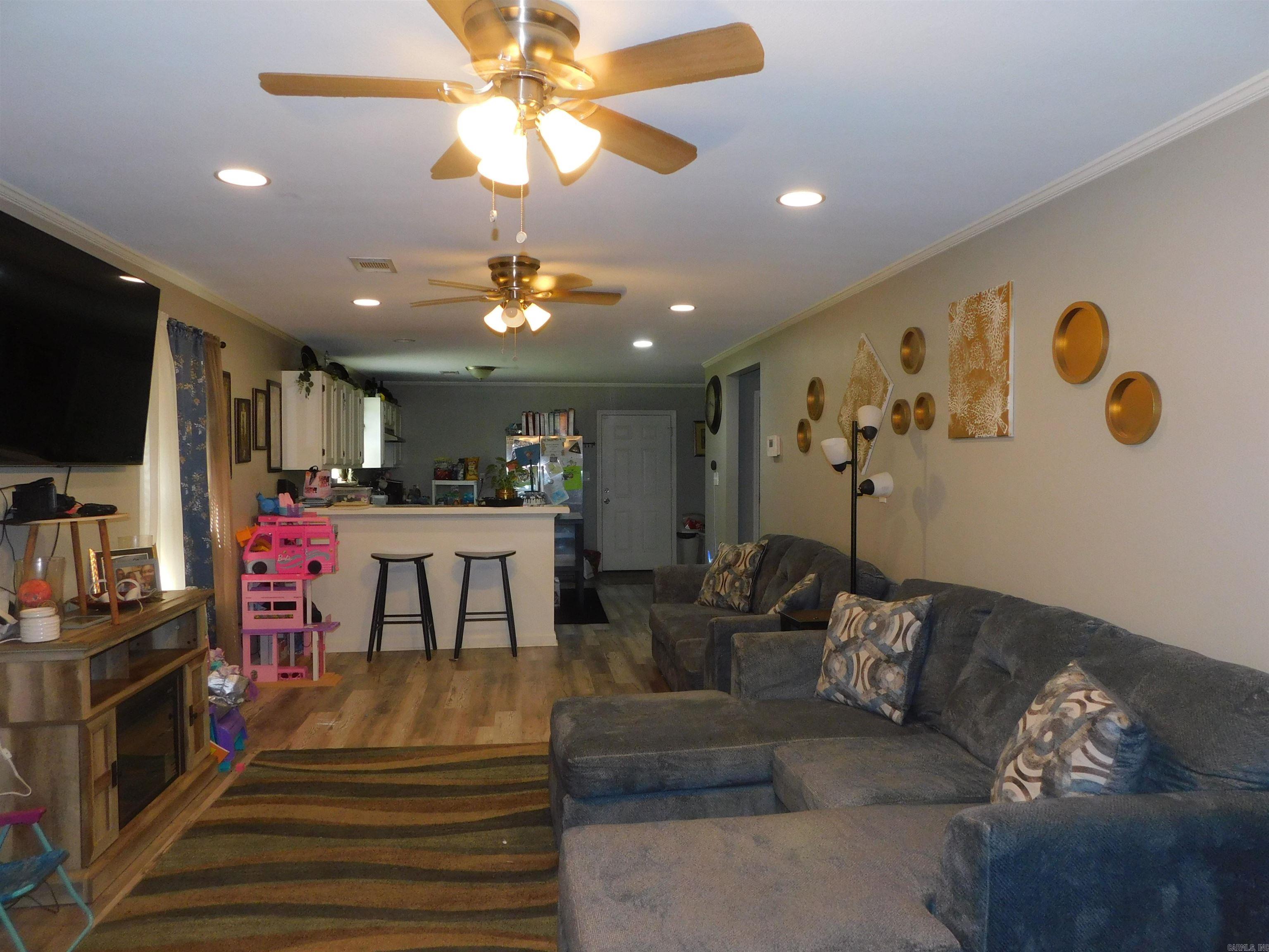 WALTHOUR SUB OF HYDE PARK - Residential