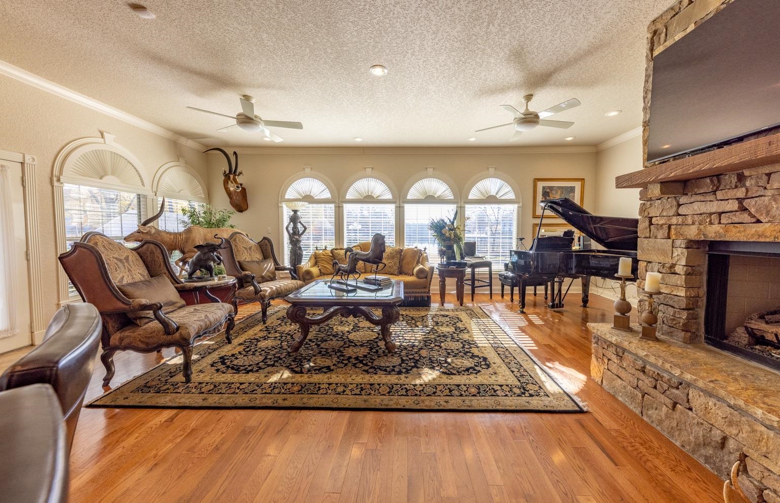 LAKE VIEW HEIGHTS - Residential
