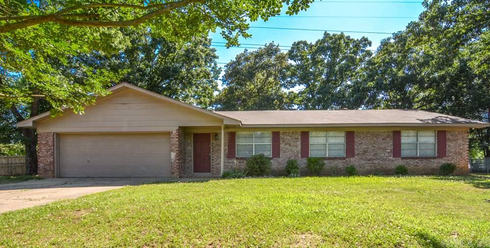 Nice 3 bedroom 2 bath home with open floor plan.New HW Heater, Large laundry room. Newer Laminate flooring.Big backyard on almost a half acre for kids to play or to put in a nice garden area. Fully fenced.Two car garage. 2500.00 " MAKE IT MINE " allowance with good offer.This home qualifies for Rural Development. Home Warranty Included.