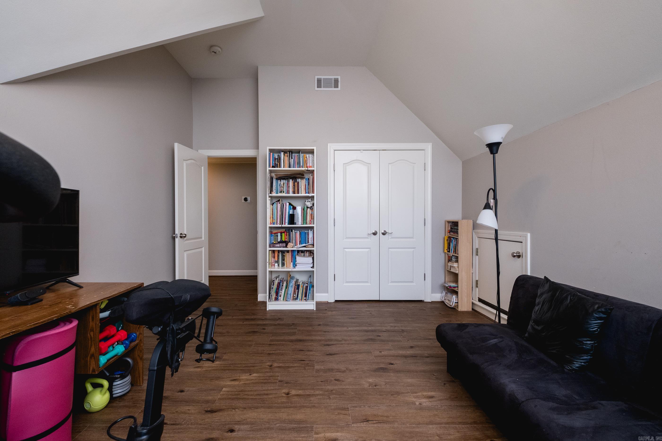 PEBBLE BEACH WOODS ADDN - Residential