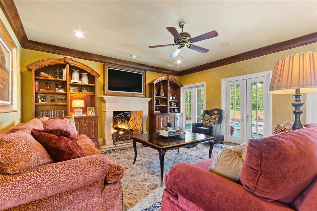 CHENAL VALLEY CHENAL CIRCLE - Residential