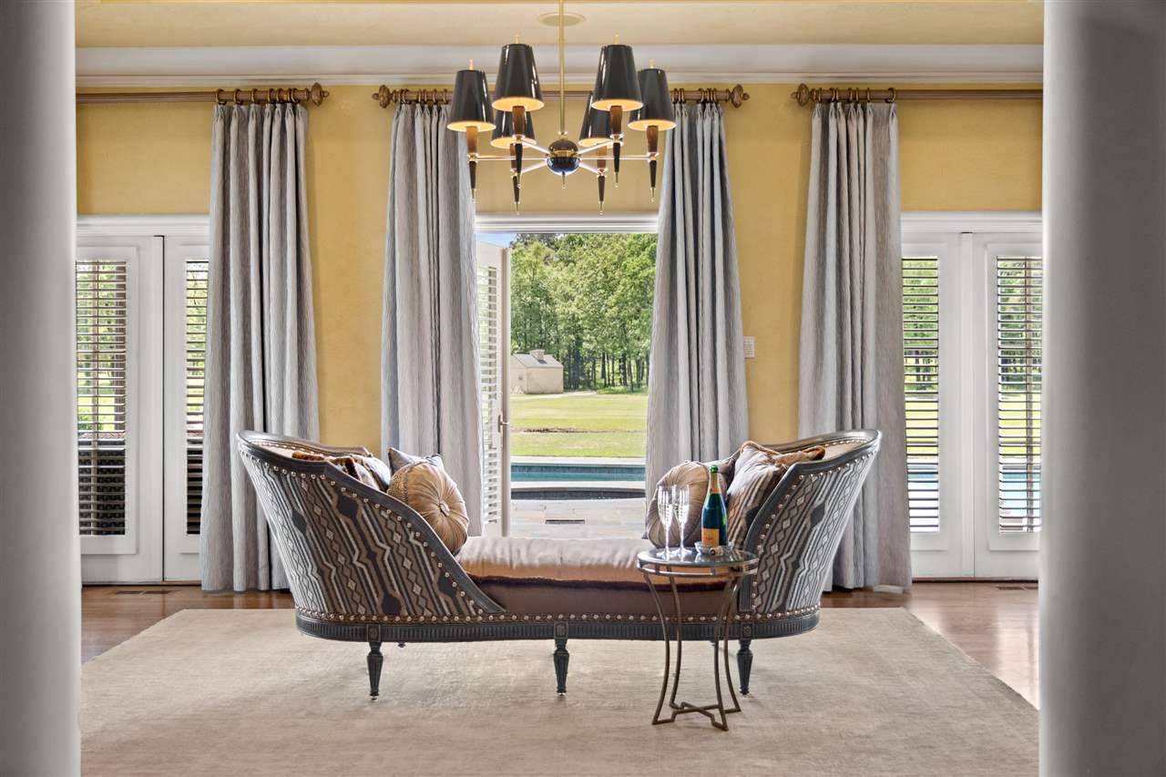 CHENAL VALLEY CHENAL CIRCLE - Residential