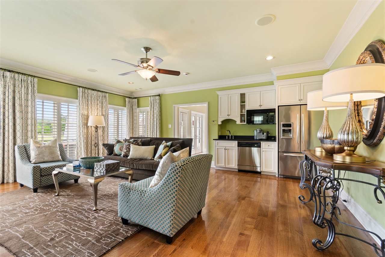 CHENAL VALLEY CHENAL CIRCLE - Residential