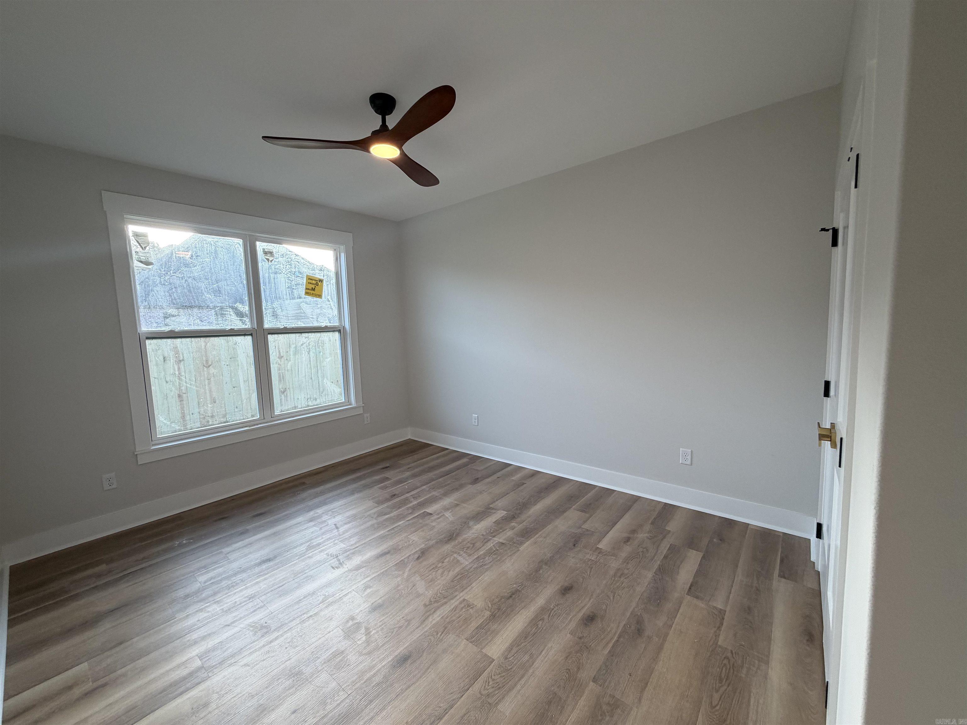 CREEKSIDE - Residential