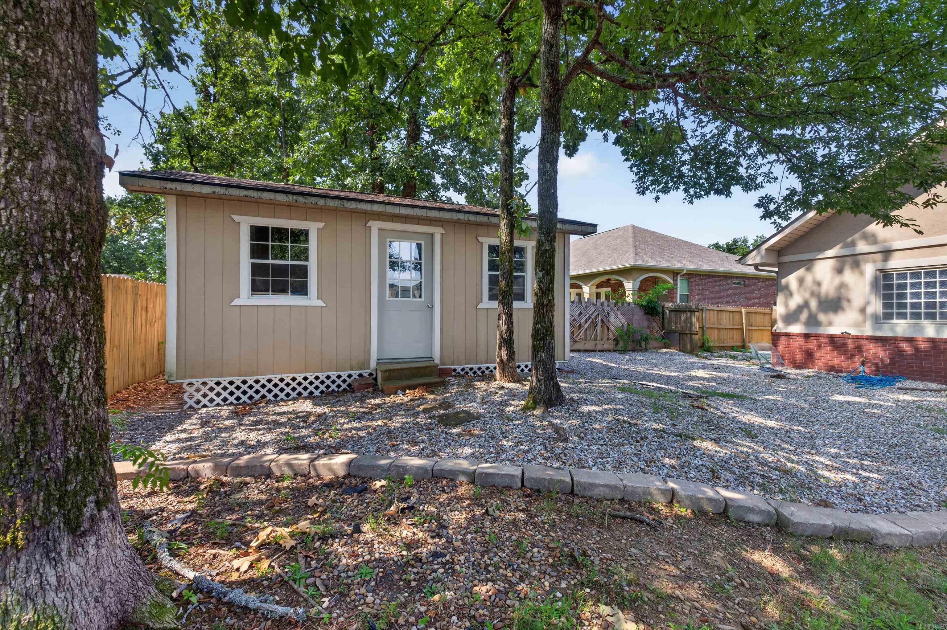 WYNNEWOOD - Residential