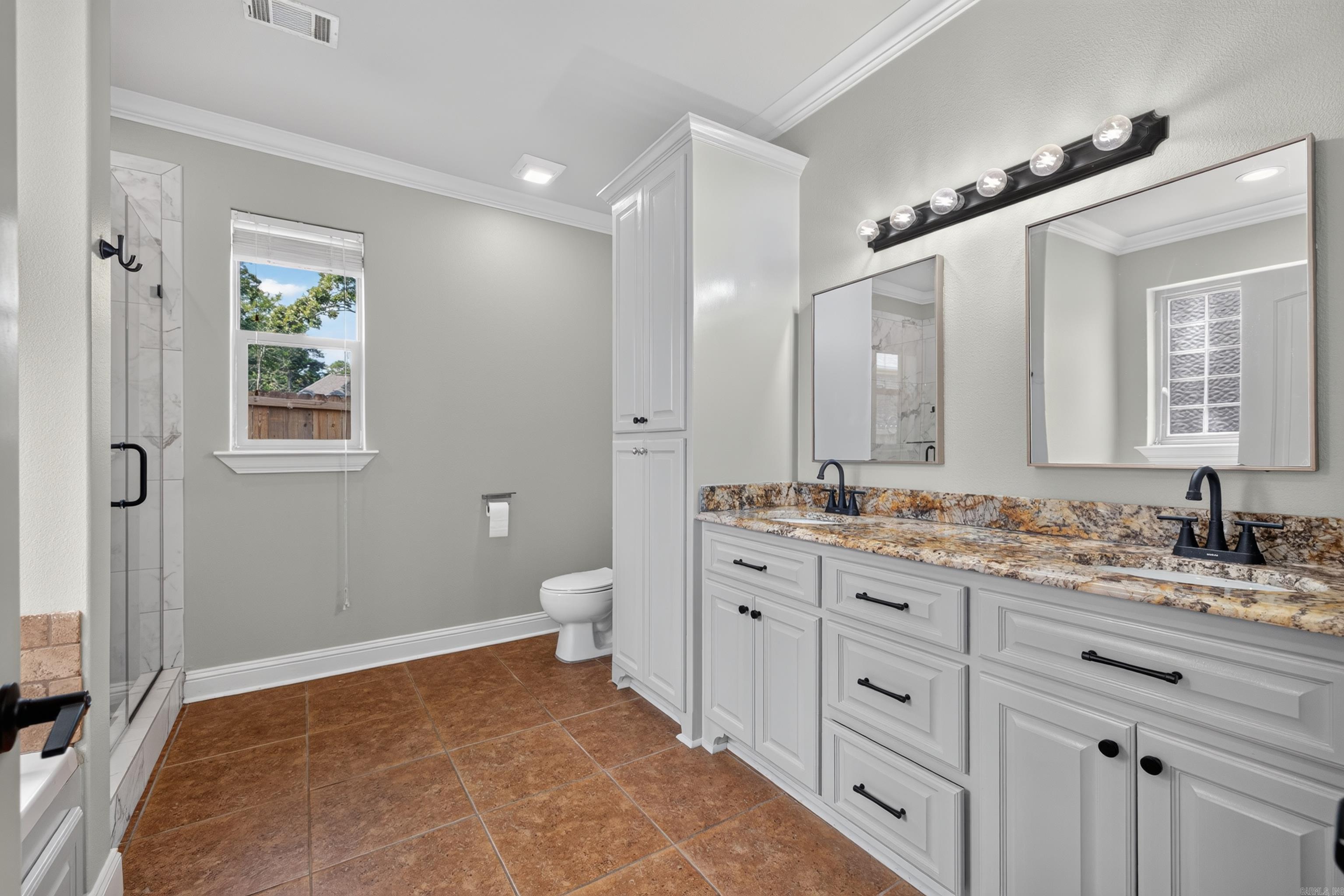 WYNNEWOOD - Residential
