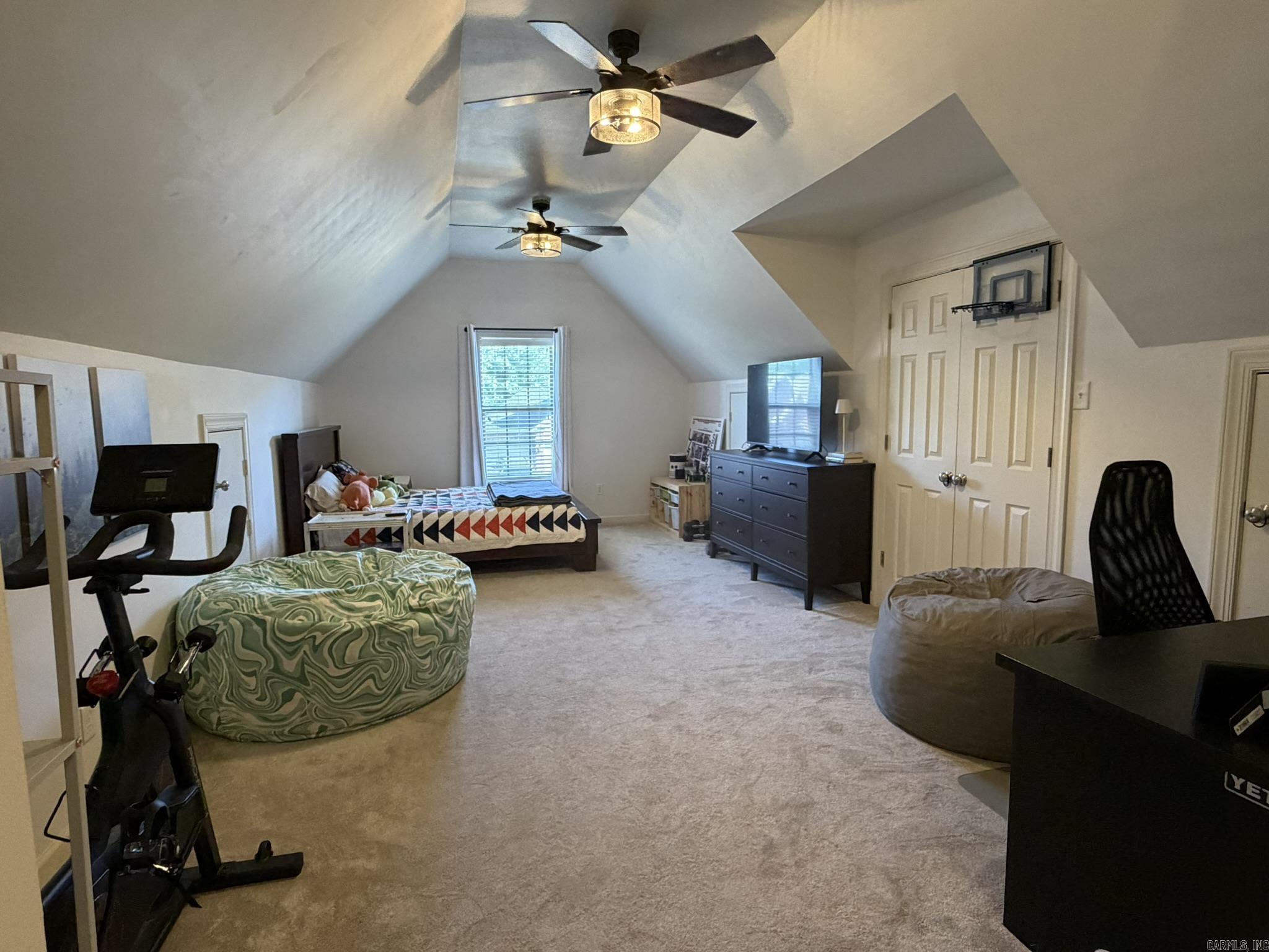 COUNTRY CLUB OF ARK THE - Residential