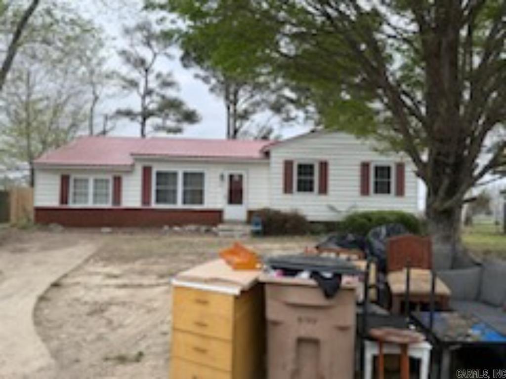 Great opportunity in Forrest City! This property offers excellent potential and is ready for its next owner. Conveniently located near local amenities, shopping, and major roadways. Whether you are looking for an investment property or a place to make your own, 730 Sherwood Dr is worth a look. Schedule your showing today!