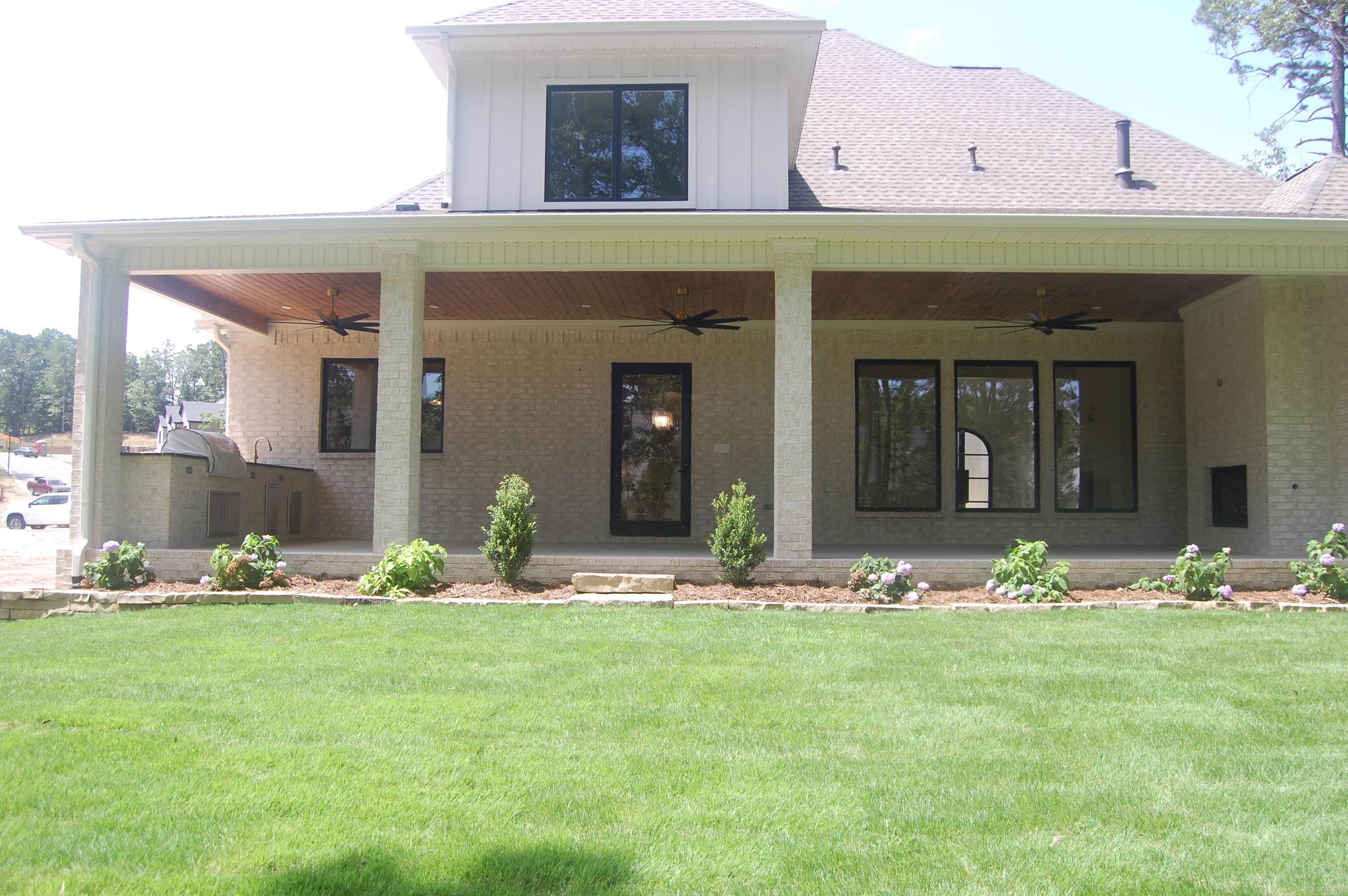 CHENAL VALLEY "MIRAMONT CIRCLE" - Residential