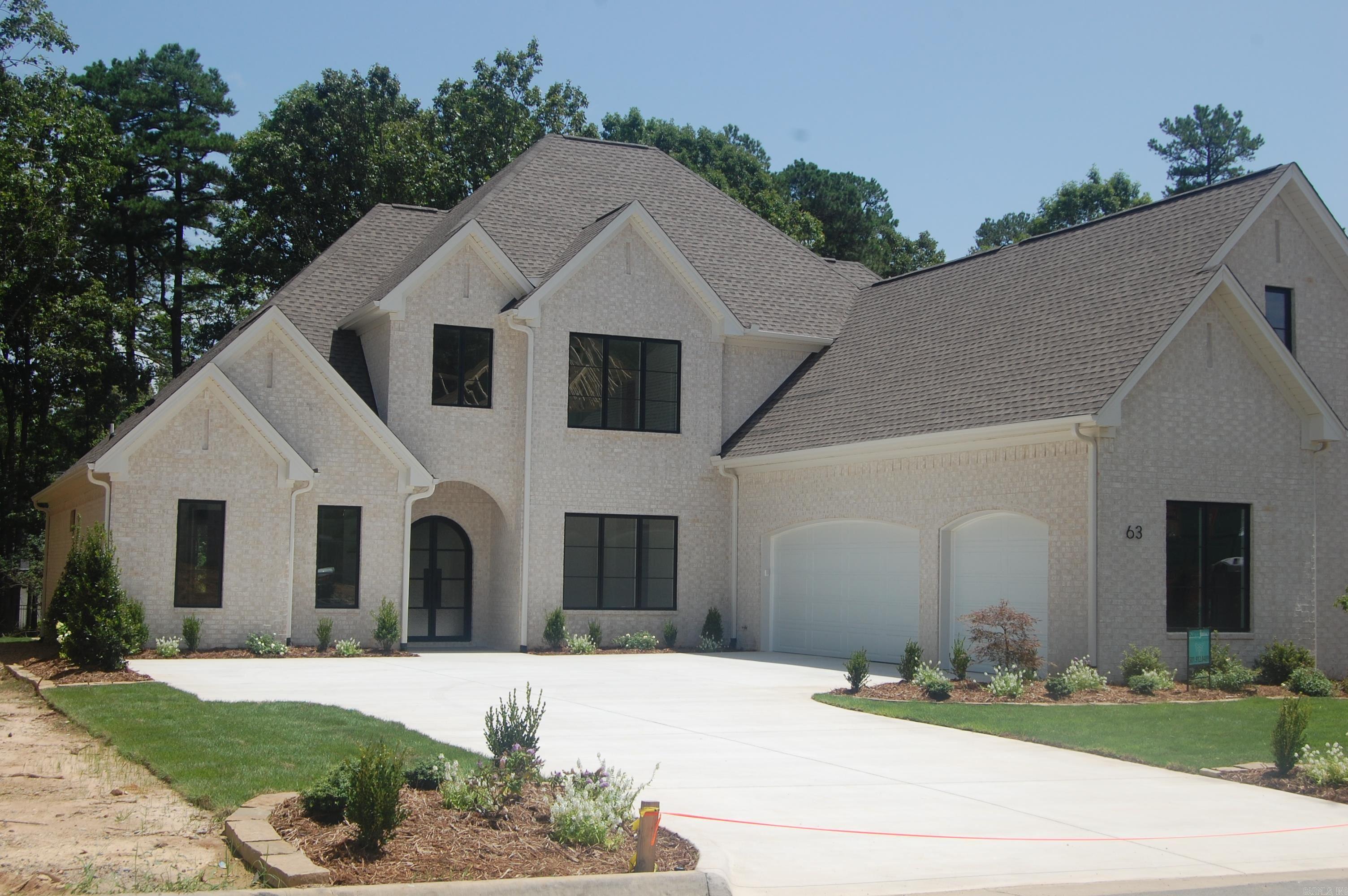 CHENAL VALLEY "MIRAMONT CIRCLE" - Residential