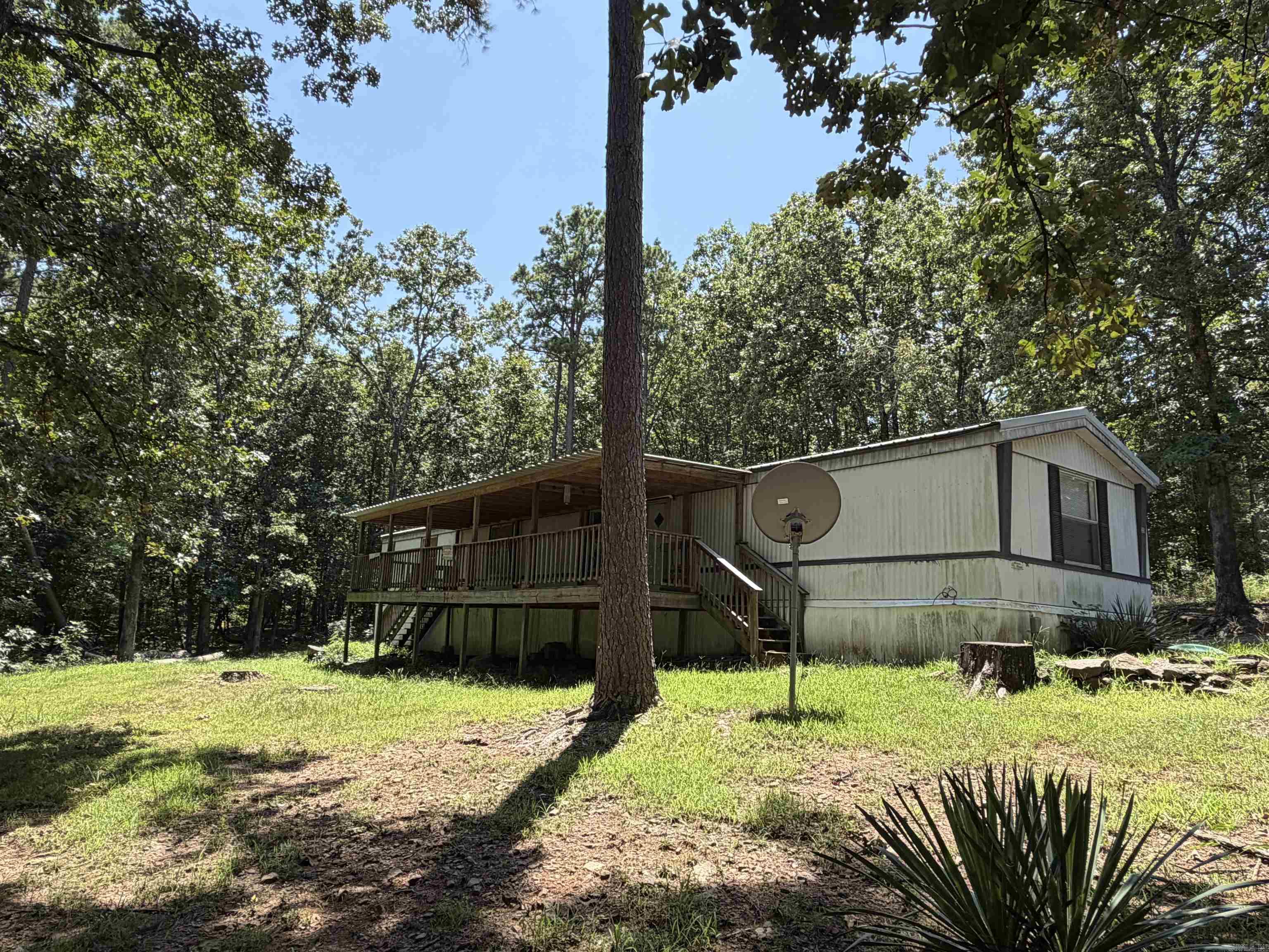 Looking for a fixer upper to use for a rental or weekend getaway?? This is it! Only a short 3 min drive to launch at the narrows. Call today before it is gone!! This is a AS-IS PROPERTY