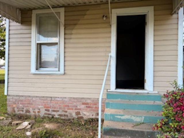 Investors Wanted! Two homes on one lot. One home is 1 bedroom /1 bath 664 sq ft. Rents for $650.00 month. Currently vacant. The second home is 2 bedroom/1 bath 836 sq ft. Rents for $850.00 per month. These homes are sold as is no property disclosure seller did not ever live in properties. Great location in Jacksonville close to everything you may need.