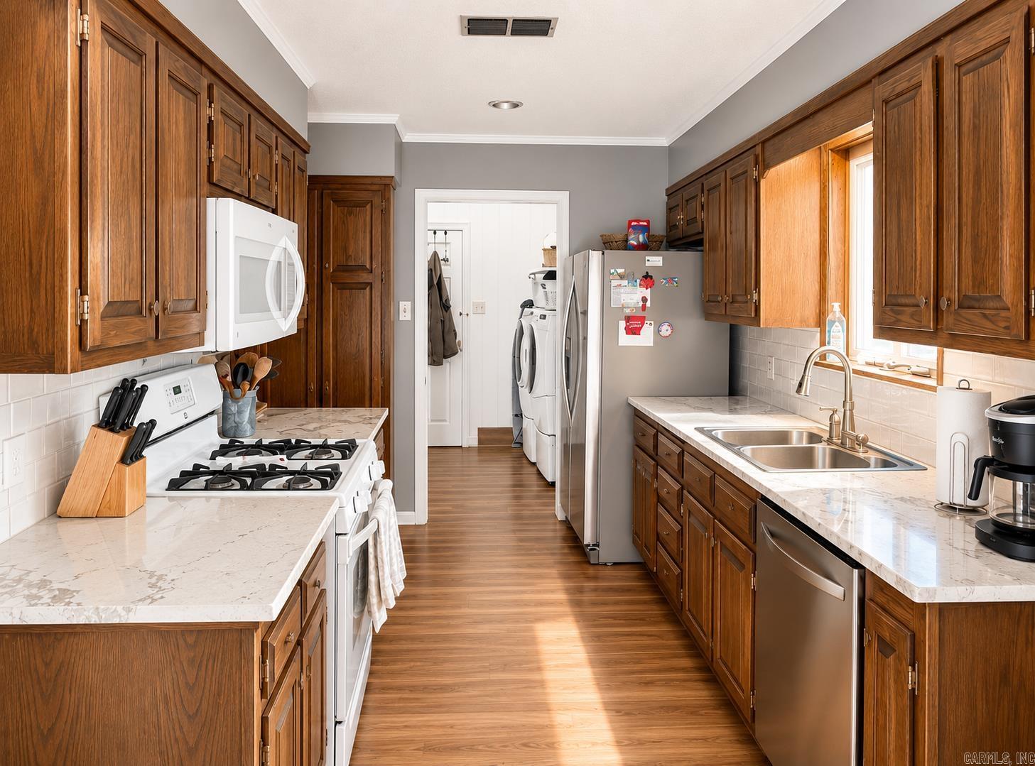 LEEWOOD ADDN - Residential
