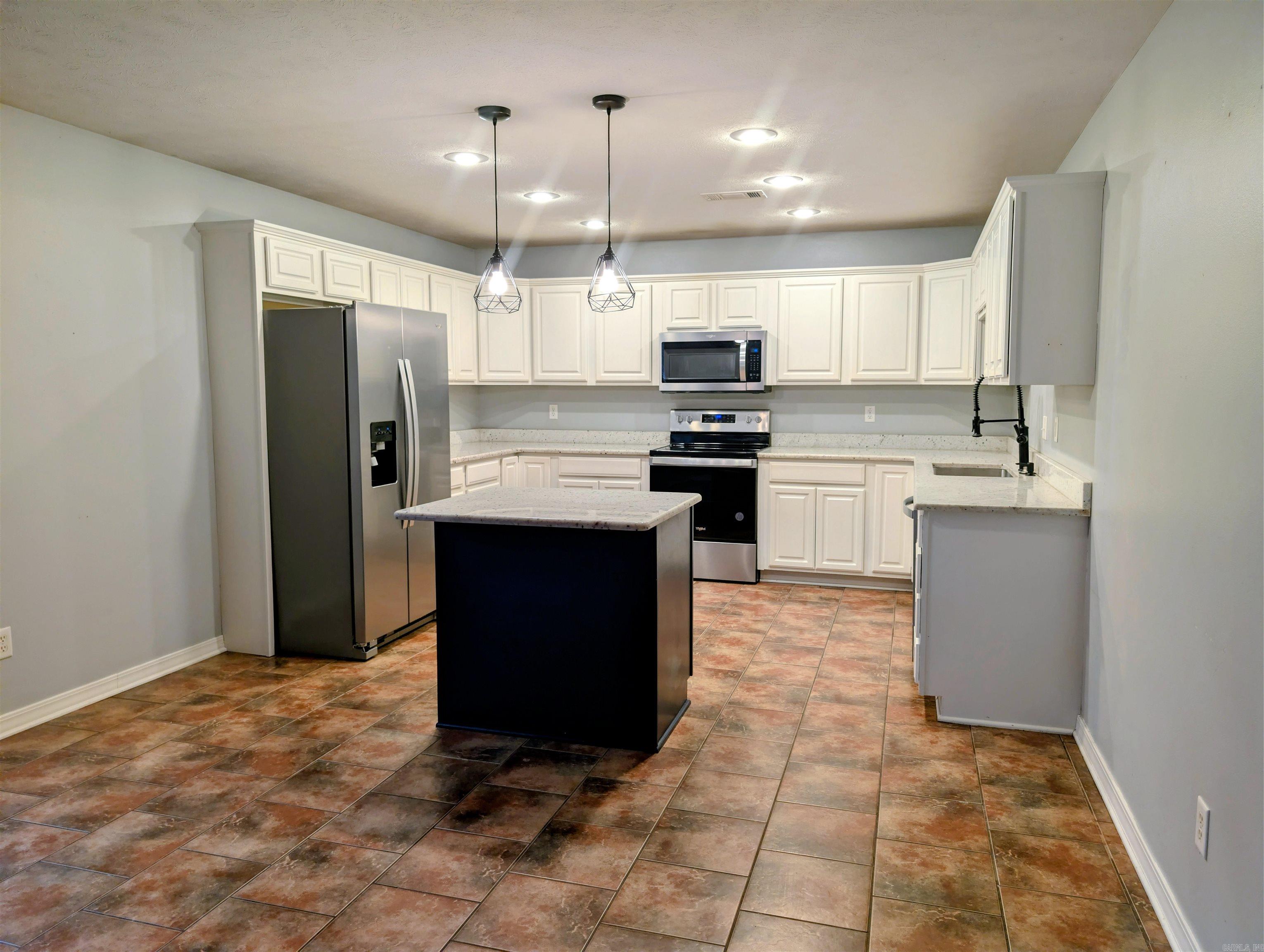 SKYLINE MEADOWS - Residential