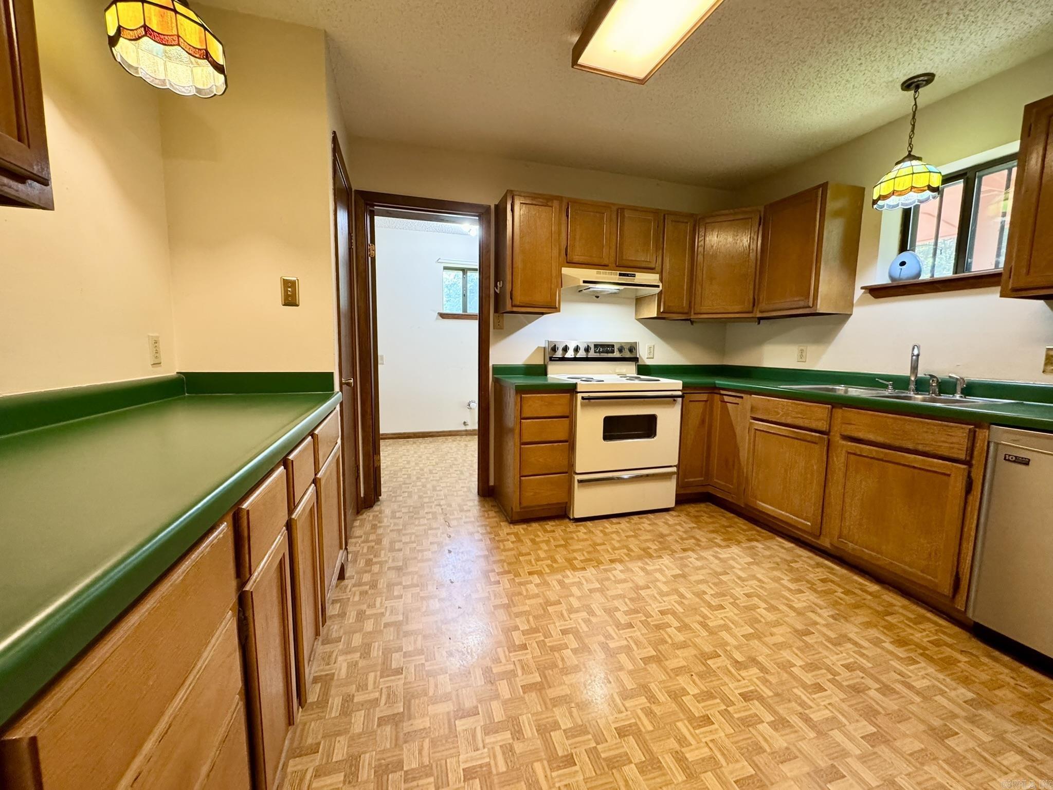 WYLDE WOOD VILL - Residential