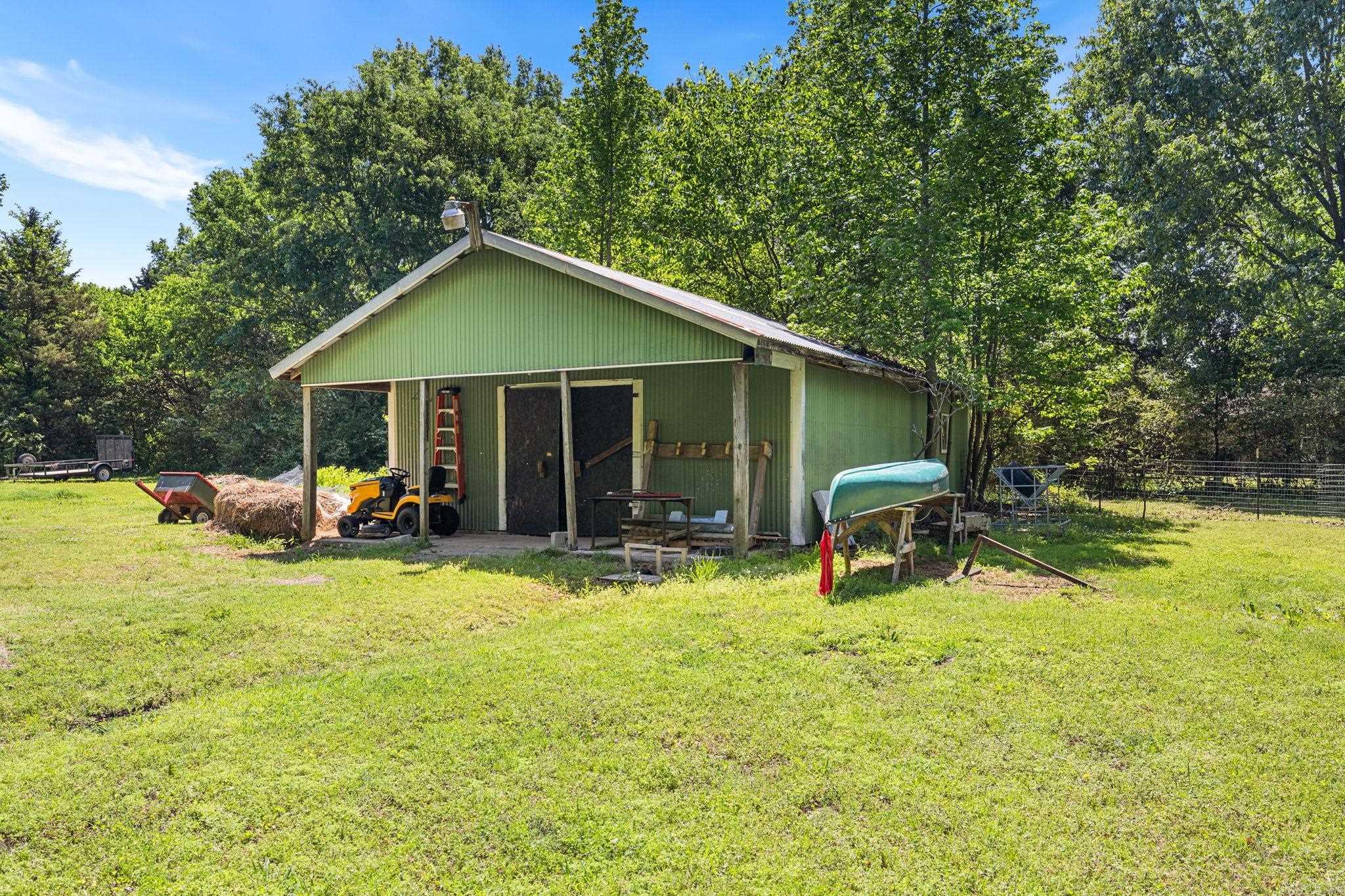 CEDAR FENCE - Residential