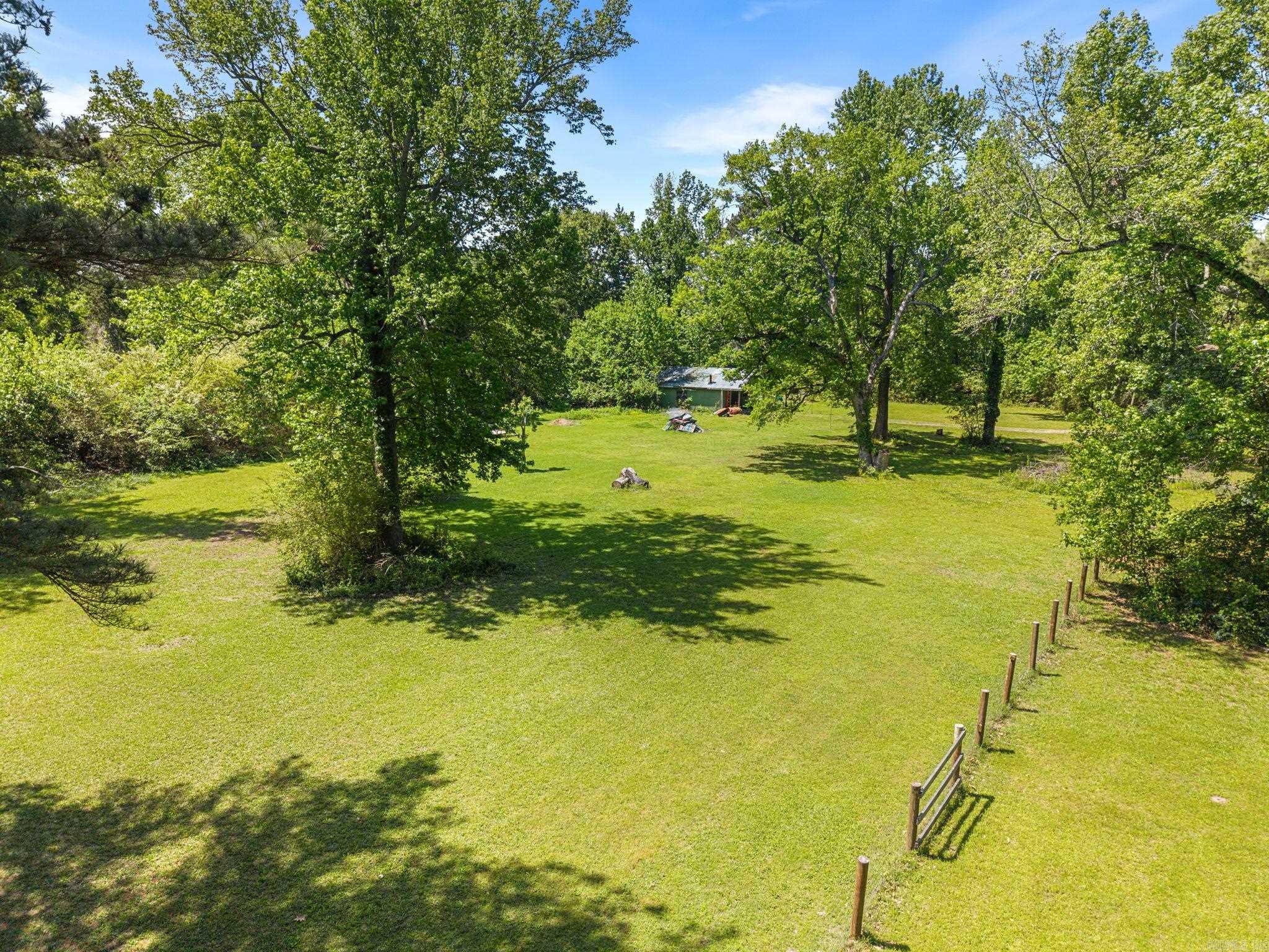 CEDAR FENCE - Residential