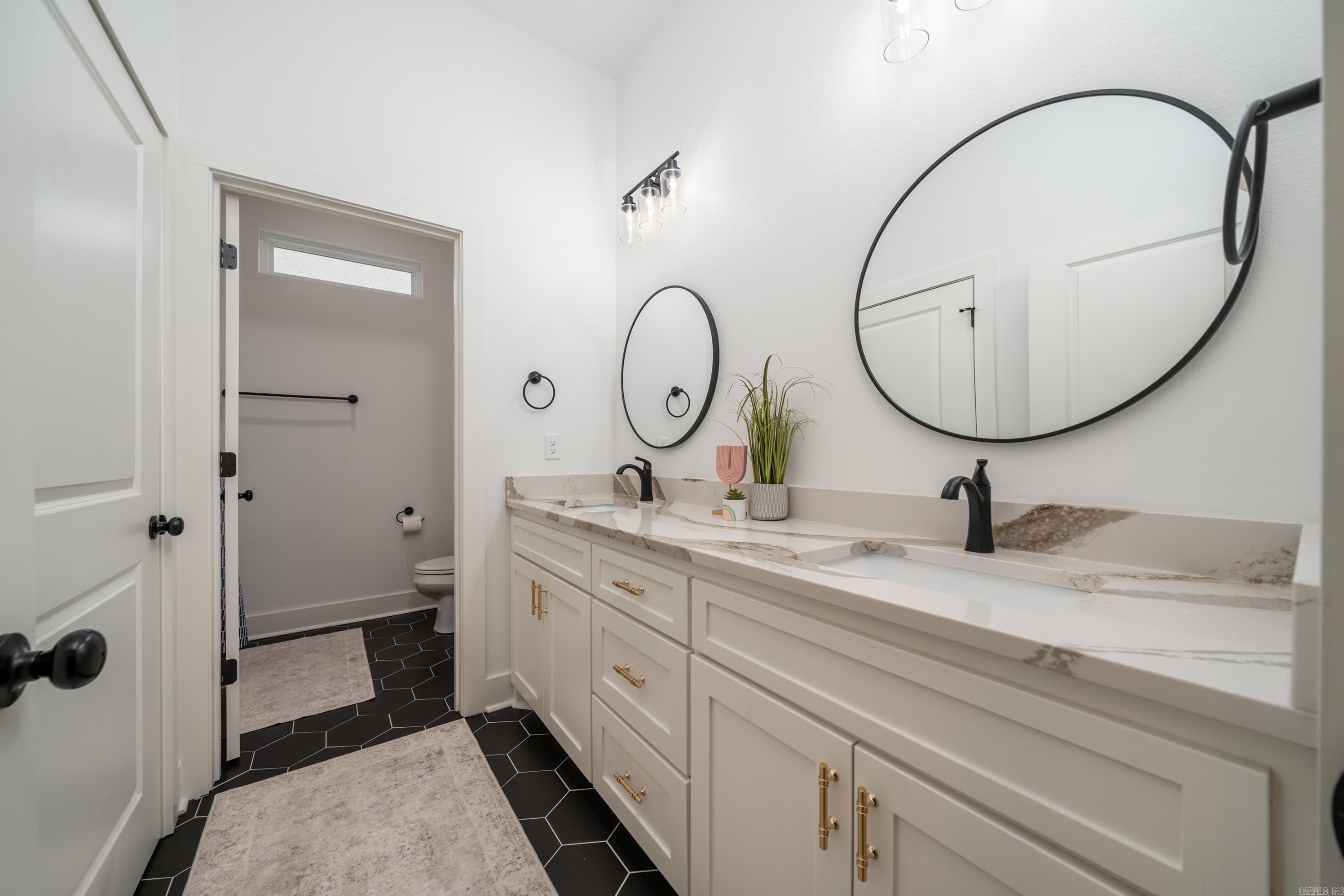 THE POINTE HURRICANE ESTATES - Residential