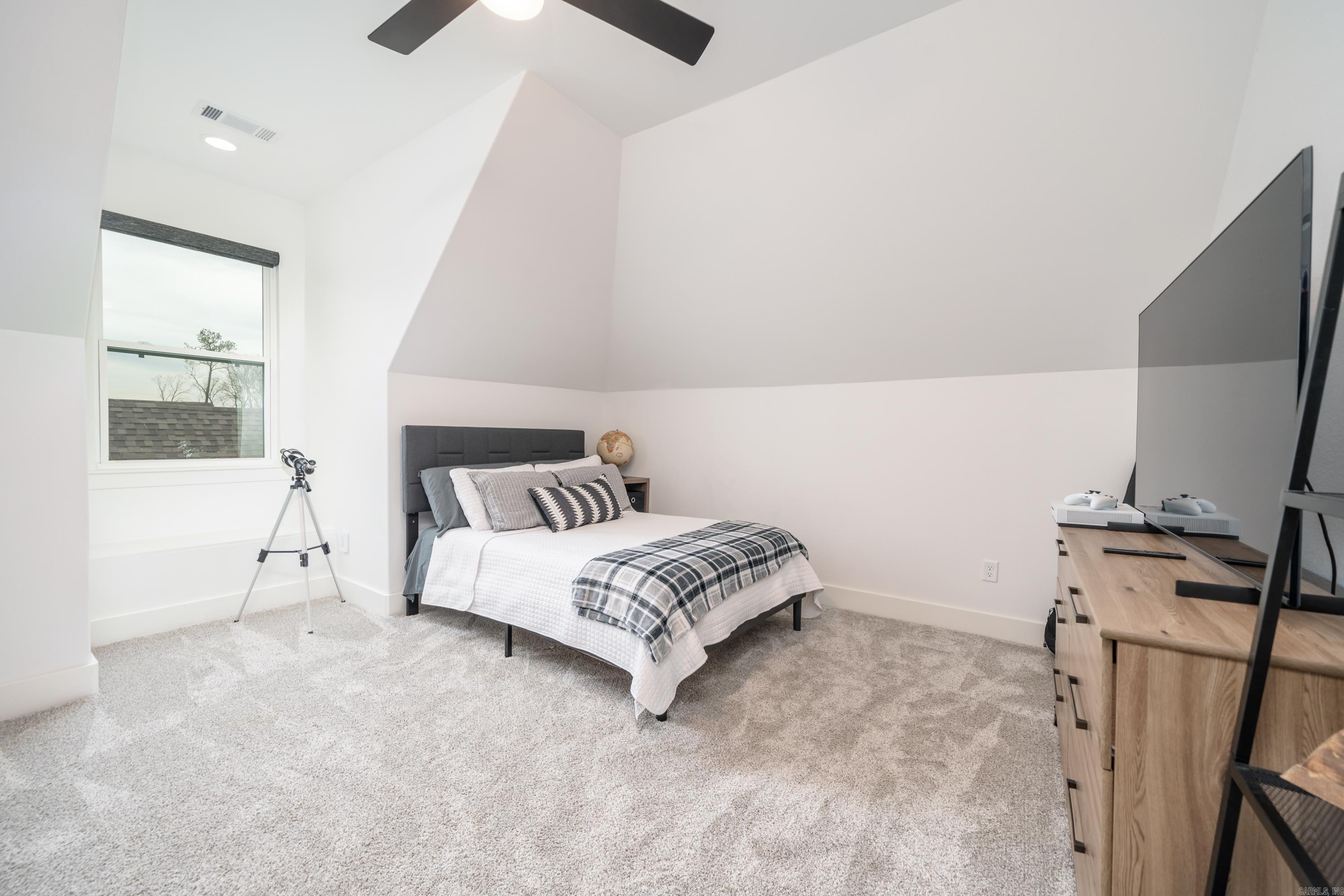 THE POINTE HURRICANE ESTATES - Residential