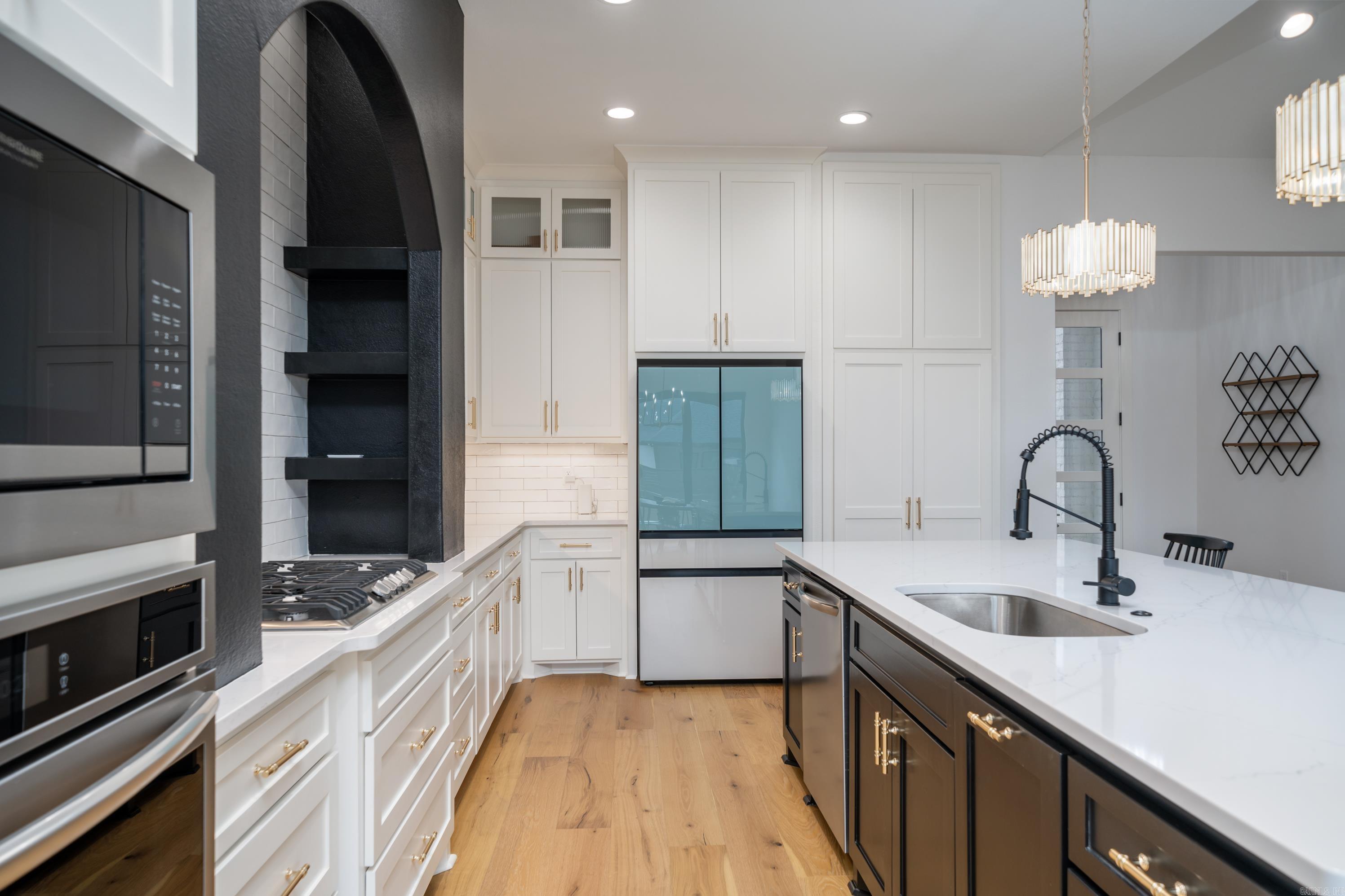 THE POINTE HURRICANE ESTATES - Residential