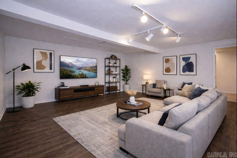 LEAWOOD MANOR - Residential