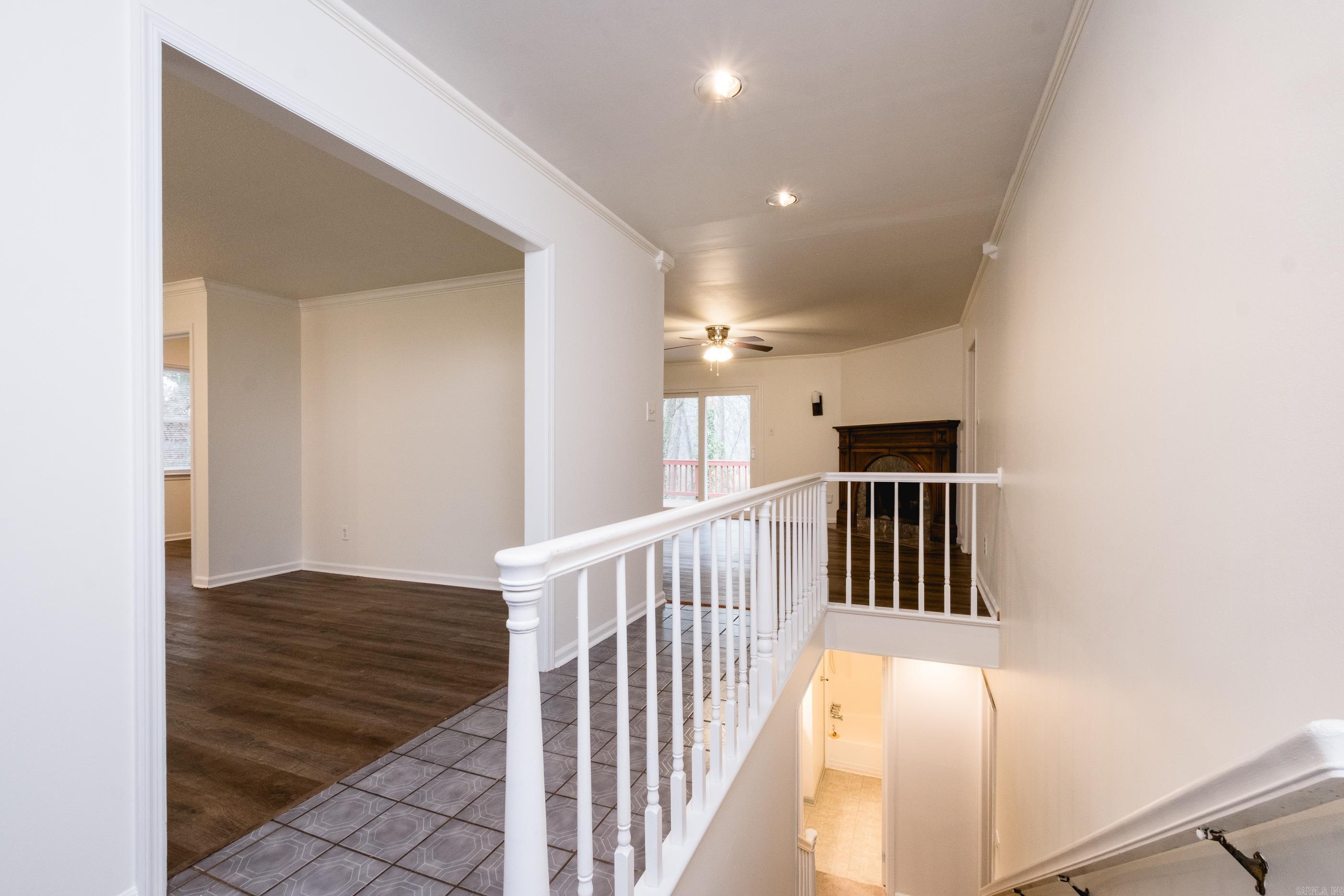 LEAWOOD MANOR - Residential