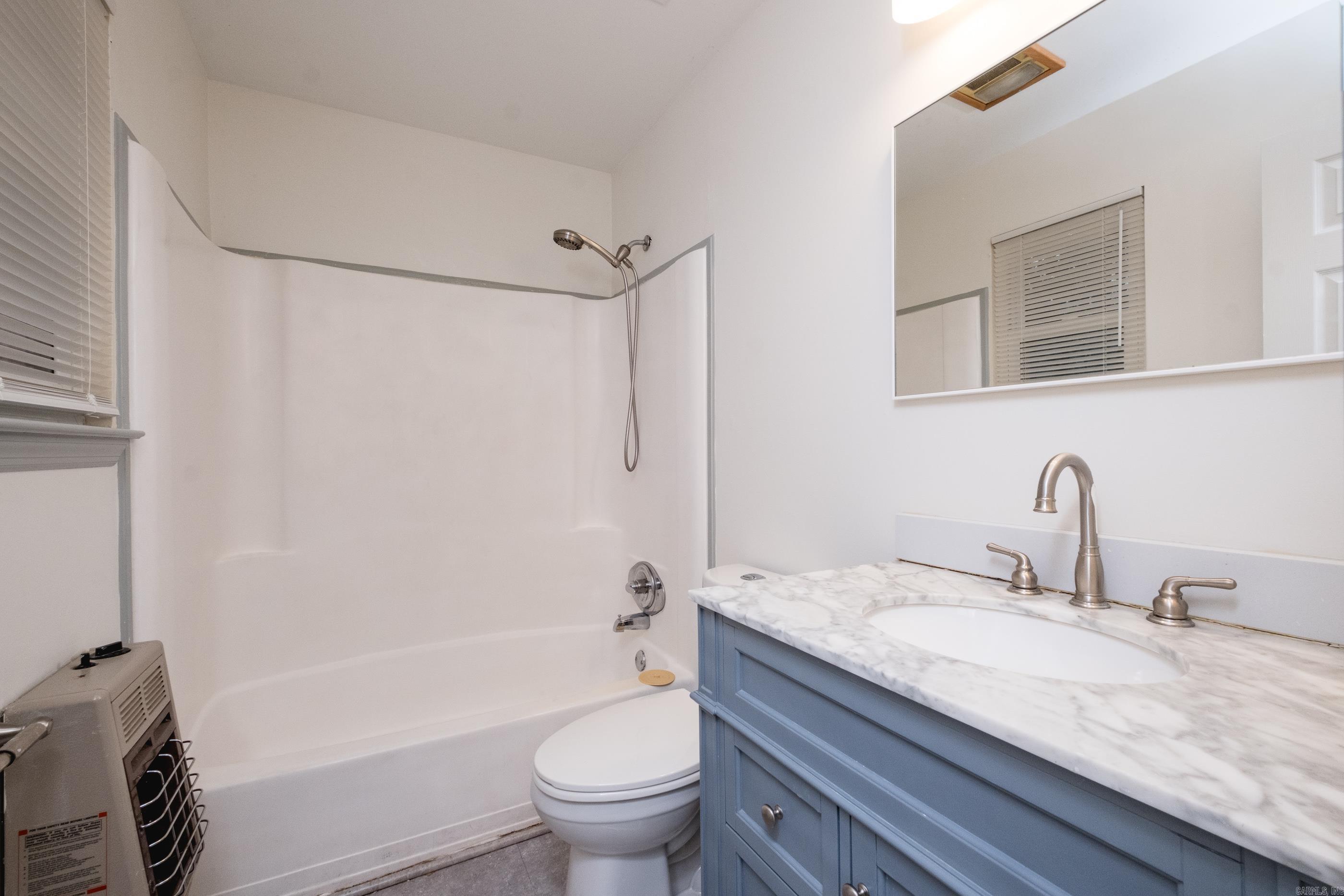 LEAWOOD MANOR - Residential