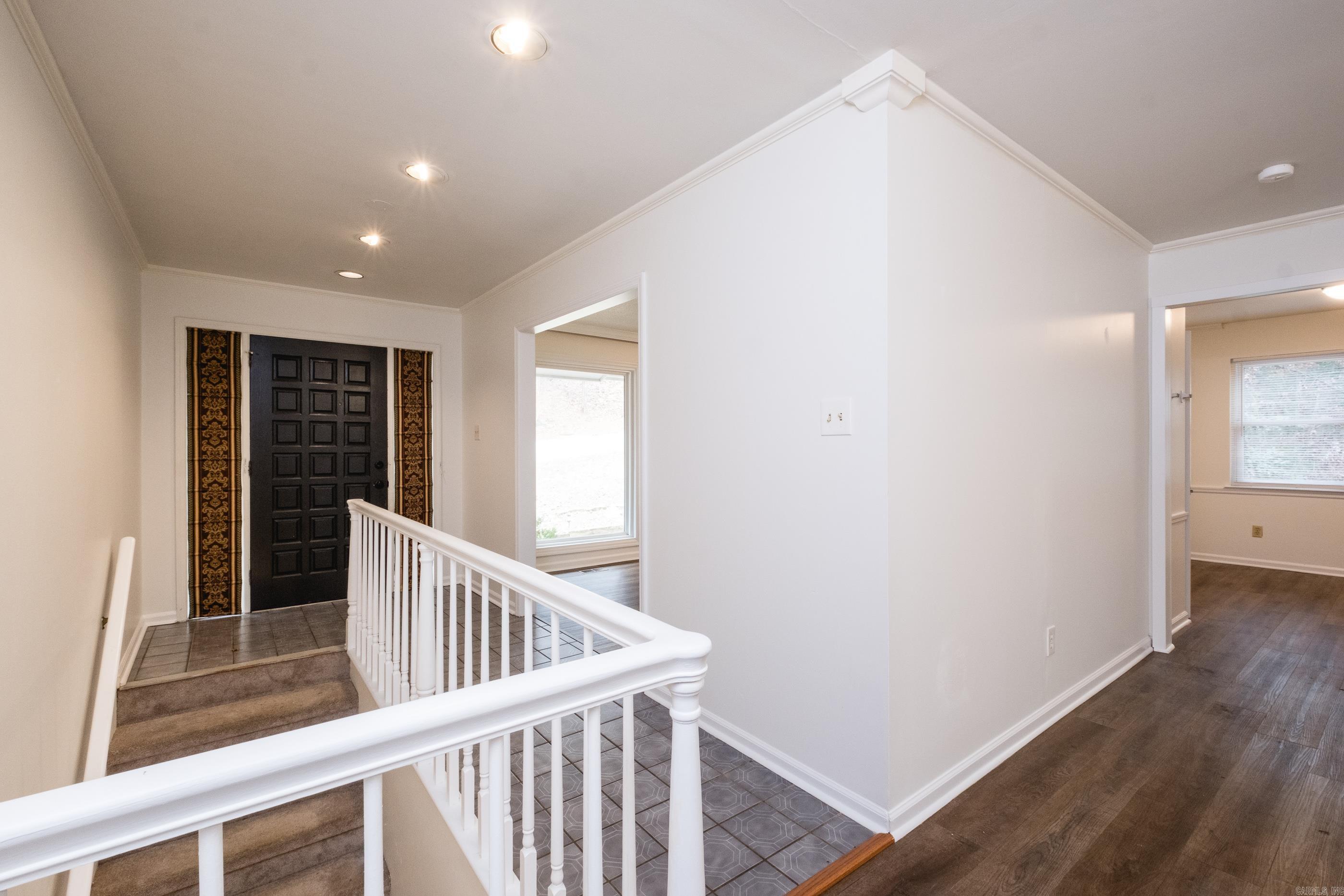 LEAWOOD MANOR - Residential