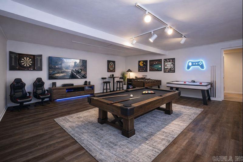 LEAWOOD MANOR - Residential