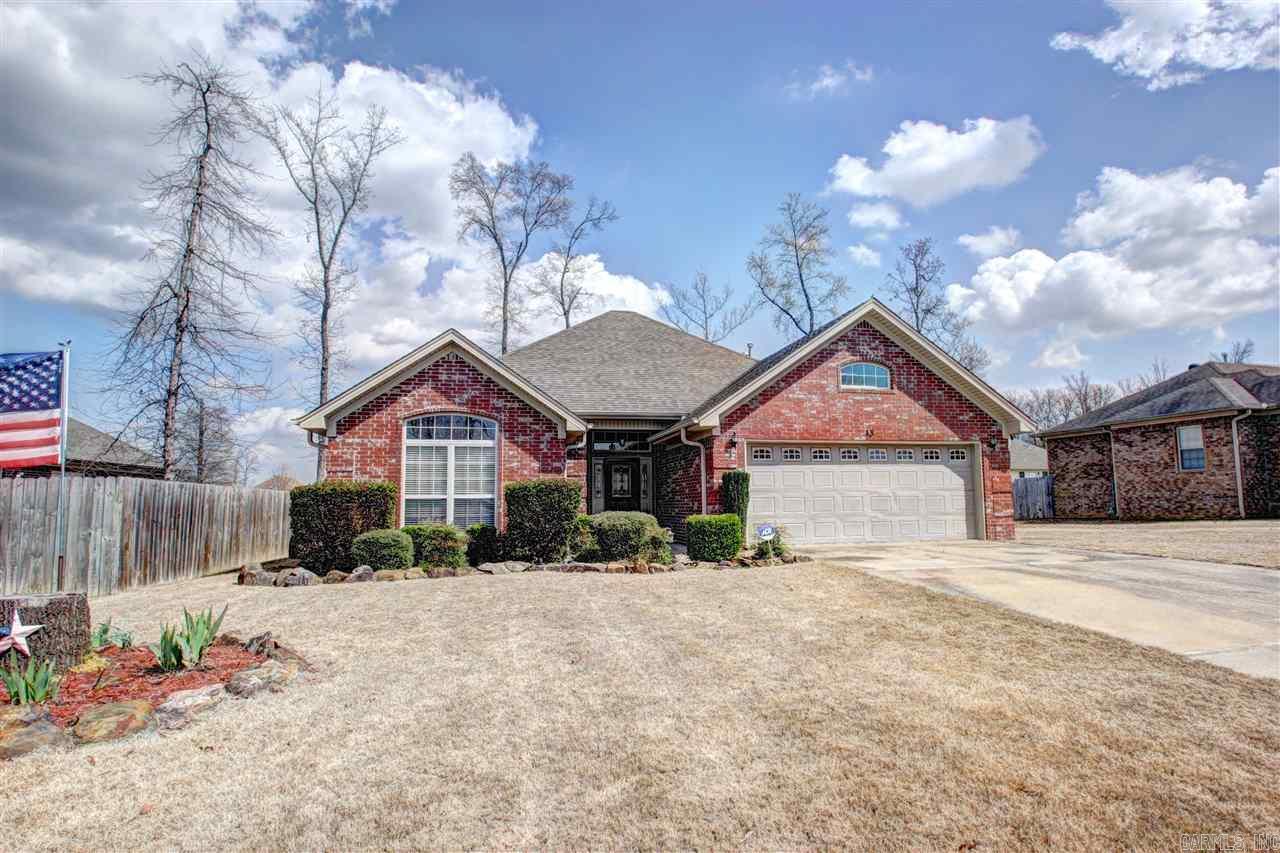 Great home in Magness Creek 3 bedrooms, 2 baths..Updated and move in condition.New hardwoods,fresh paint throughout.Safe room in garage(can be removed) Great split bedroom floorplan...Oversized Master Suite with fireplace, custom ceiling.Master bath offers jacuzzi tub,separate shower,his and her vanities with a His and her closet.Great backyard with covered porch, fully fenced level and landscaped yard...This home has it all.2 fireplaces,oversized greatroom, generous guest bedrooms,Seperate Laundry Room..