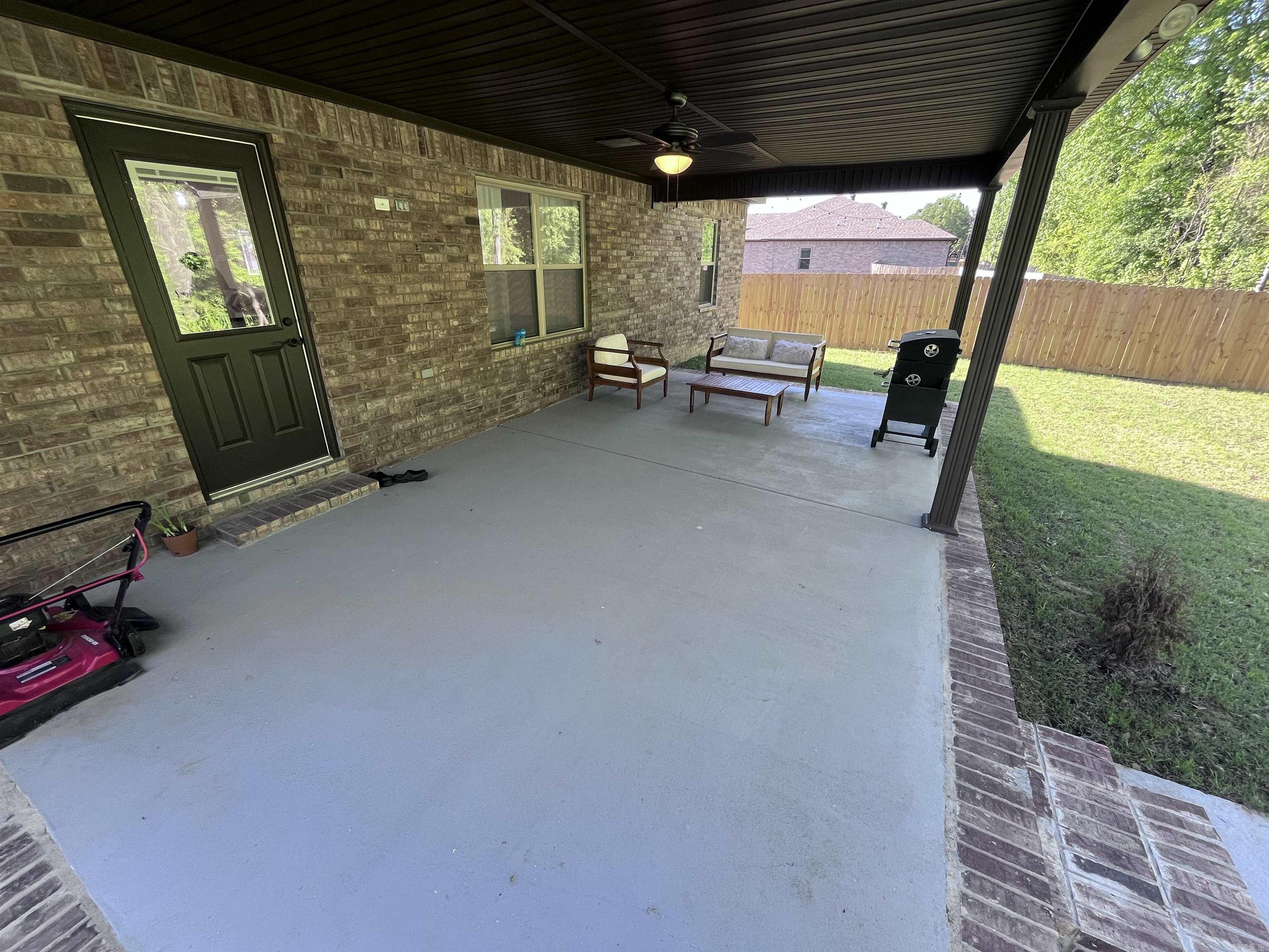 AUTUMN BROOKE - Residential Lease
