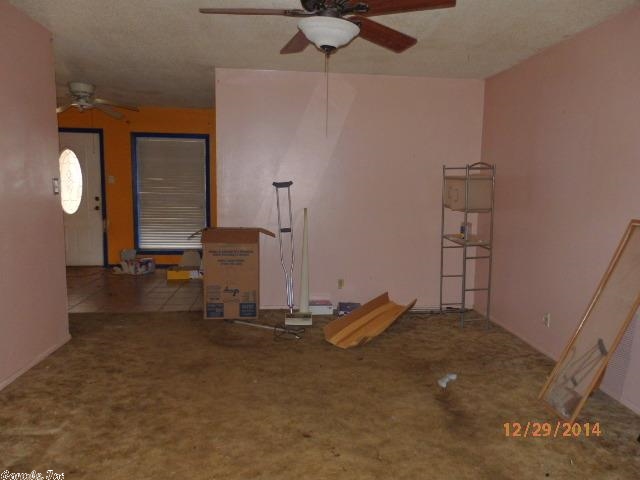 Large 3 bedroom, 1.5 bath home located in Trumann. This home offers 2 living areas, spacious kitchen with alot of cabinetry, a master bedroom with its own half bath, 2 other bedrooms, and one full size bath. At over 1700 Sq Ft this home would be perfect for a first time home buyer to make there own. Call or txt today for more information or to schedule a showing.