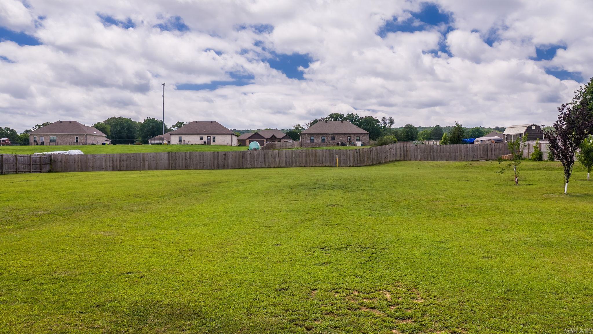 MARTHA'S FIELD - Residential
