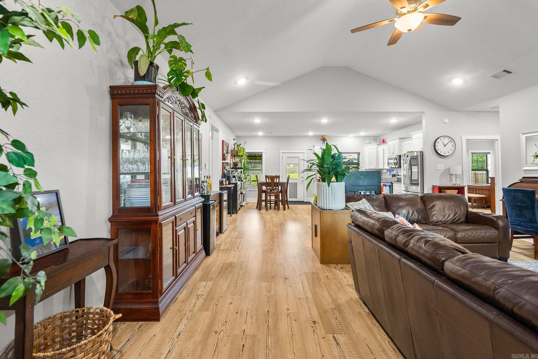 MARTHA'S FIELD - Residential