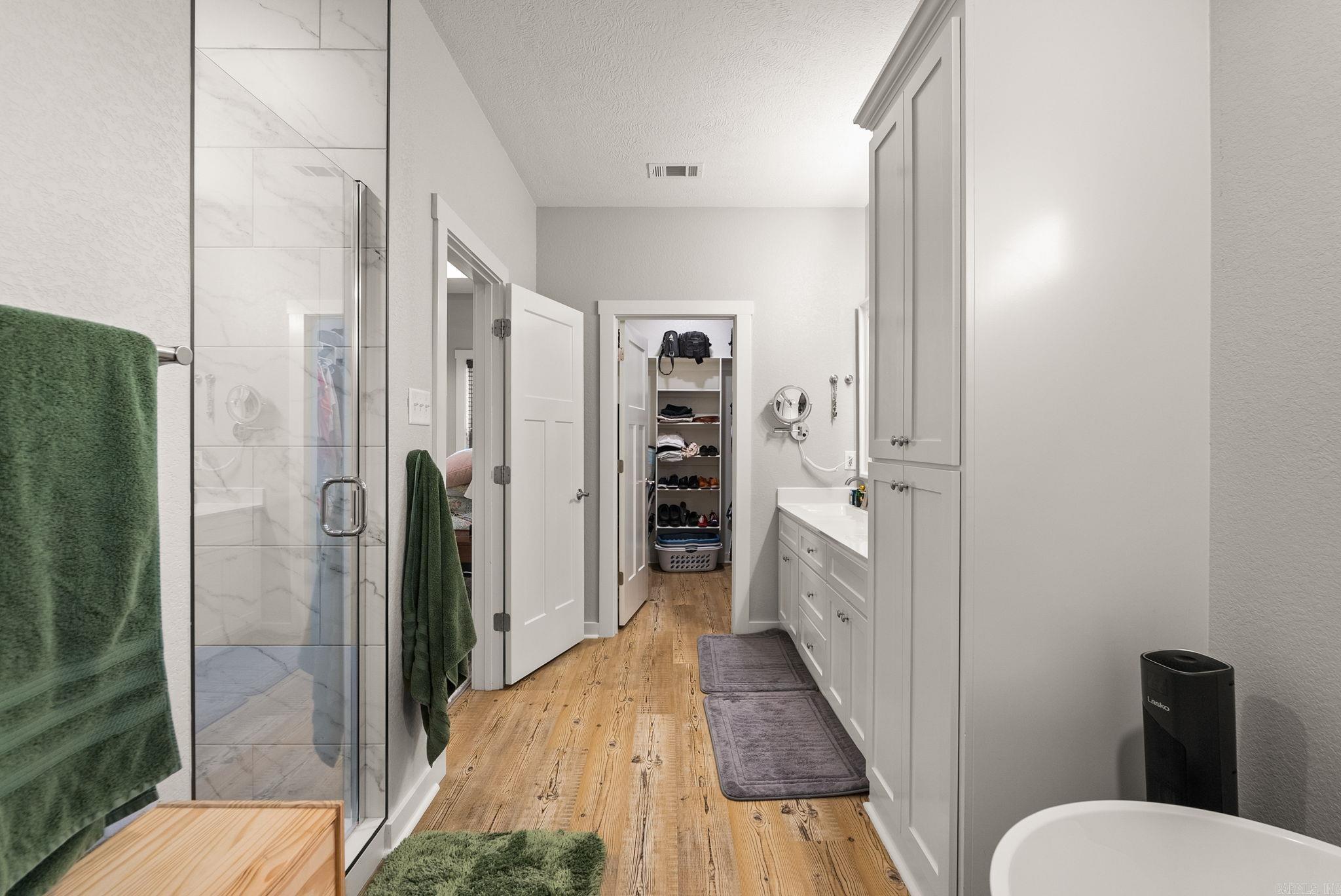 MARTHA'S FIELD - Residential
