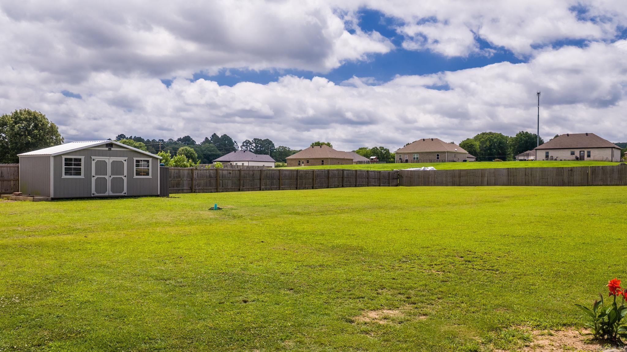 MARTHA'S FIELD - Residential