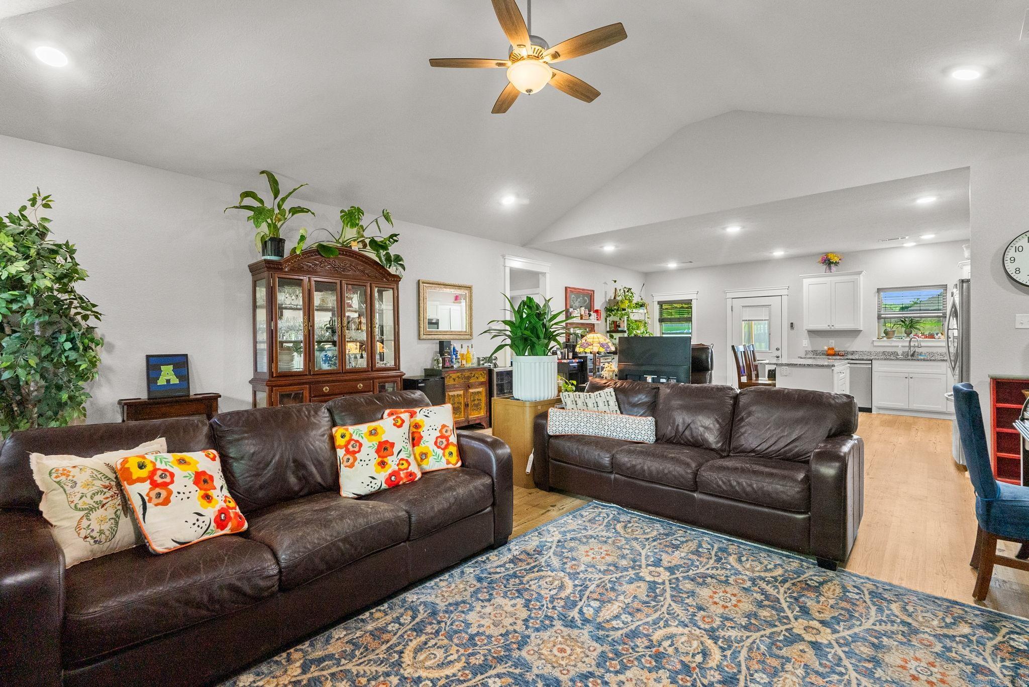 MARTHA'S FIELD - Residential