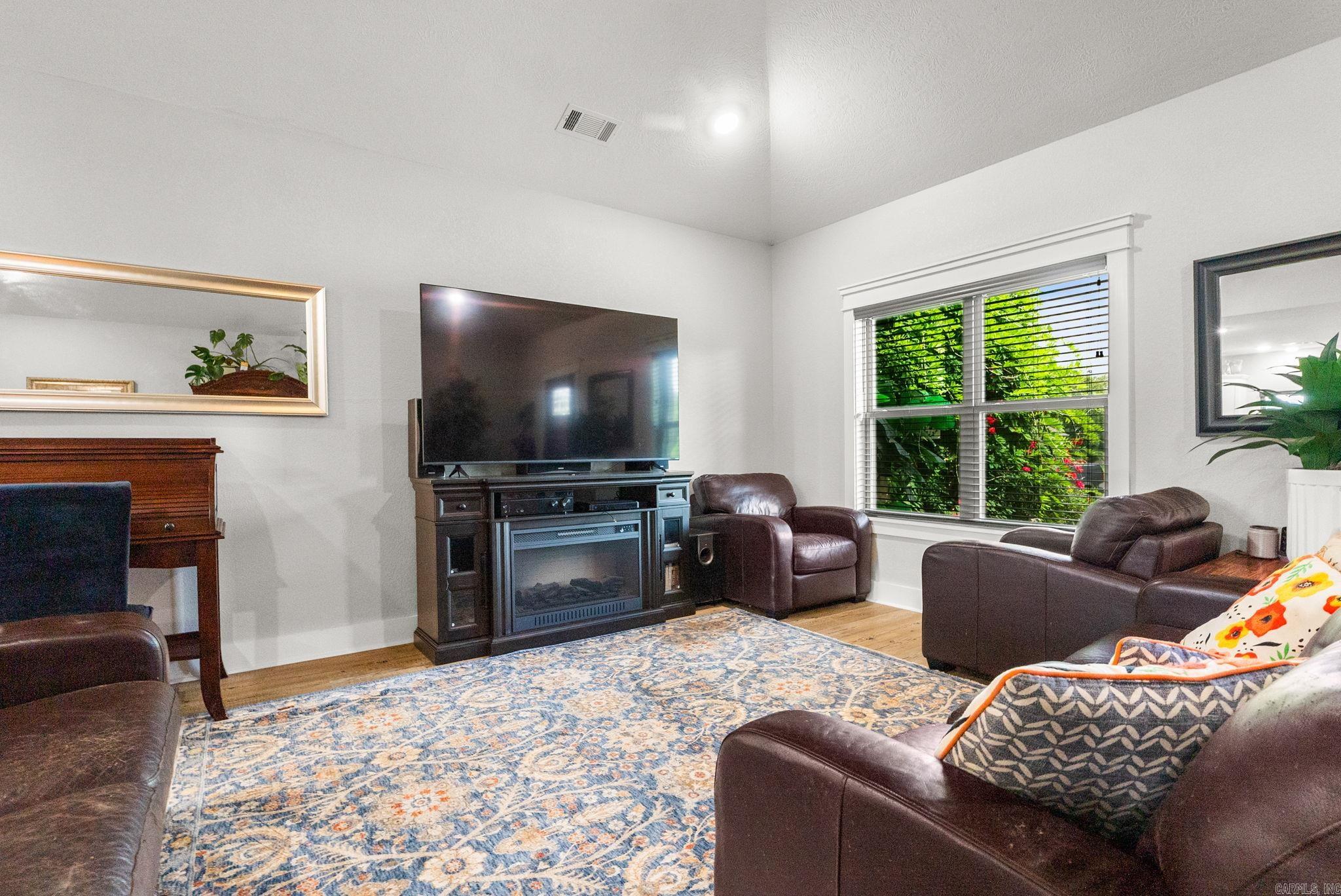 MARTHA'S FIELD - Residential