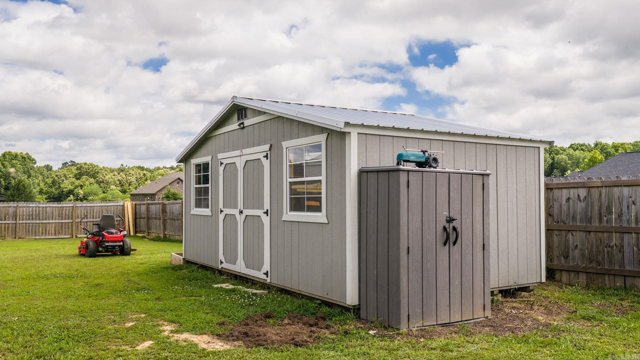 MARTHA'S FIELD - Residential