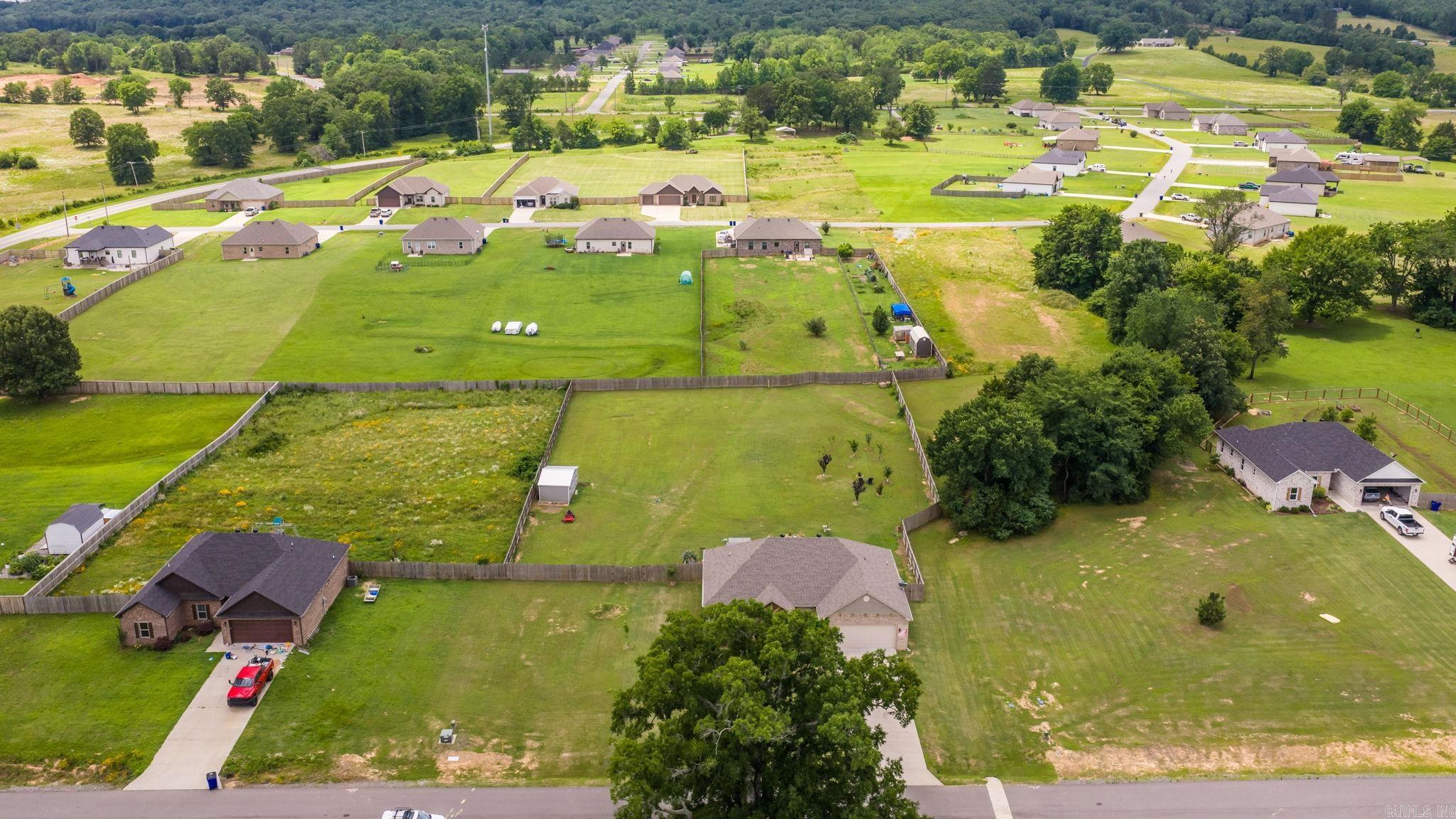 MARTHA'S FIELD - Residential