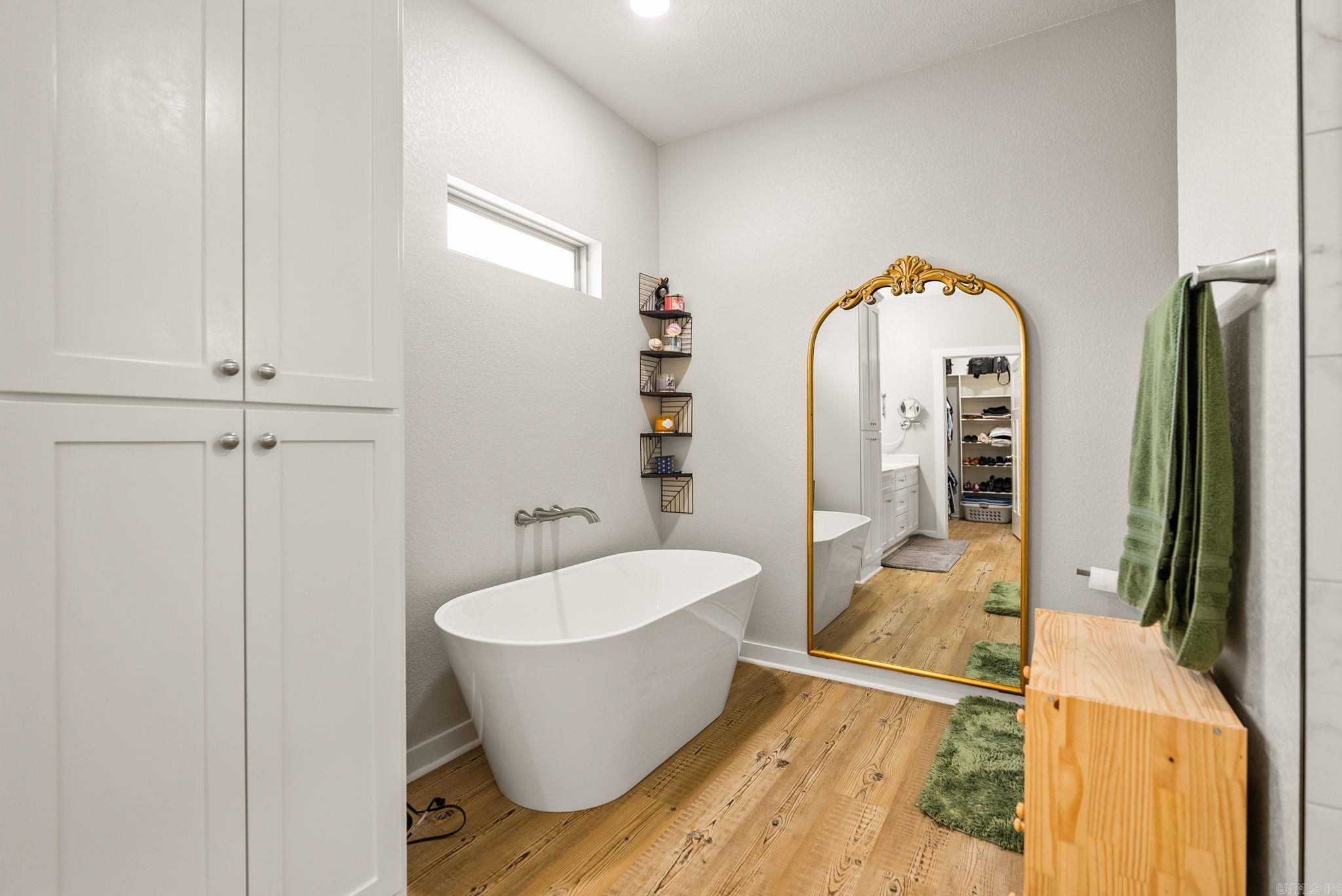 MARTHA'S FIELD - Residential
