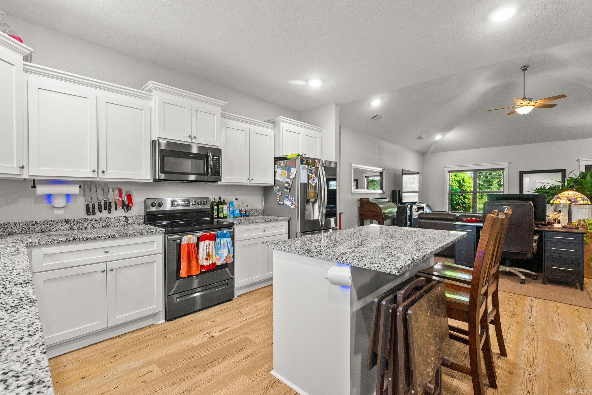 MARTHA'S FIELD - Residential