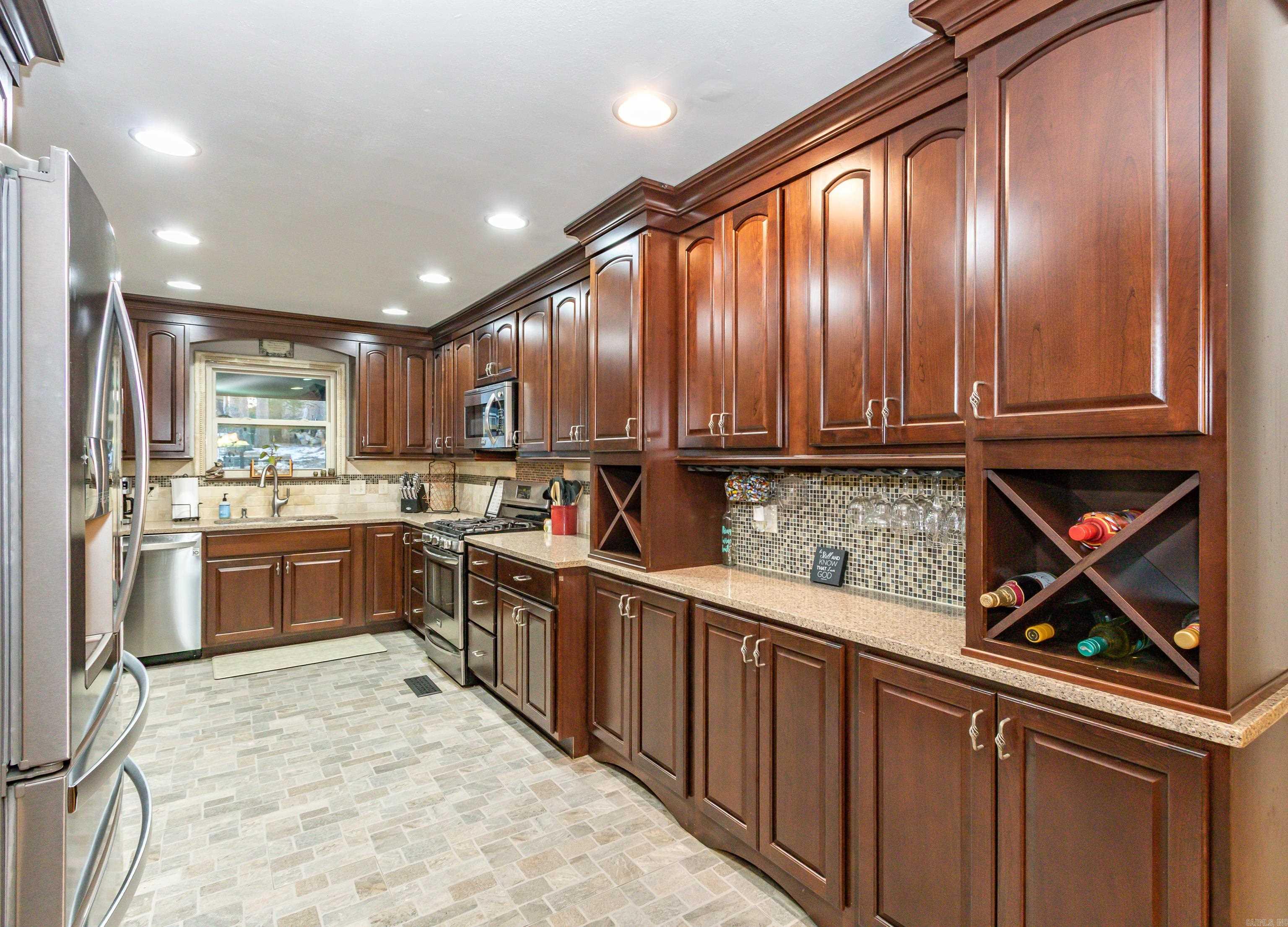BLOOMFIELD HILLS - Residential