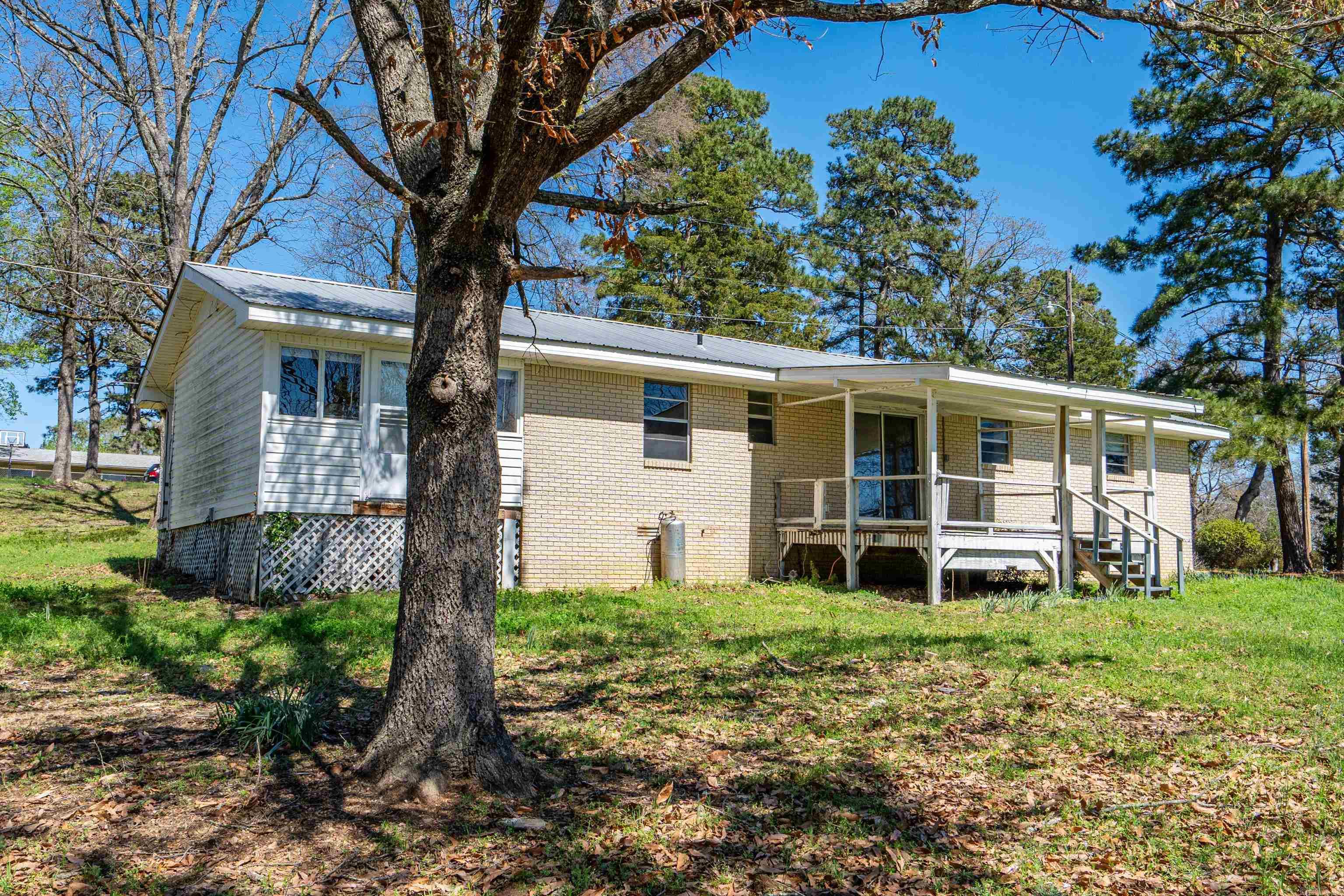ROBERTS, R.R. - Residential
