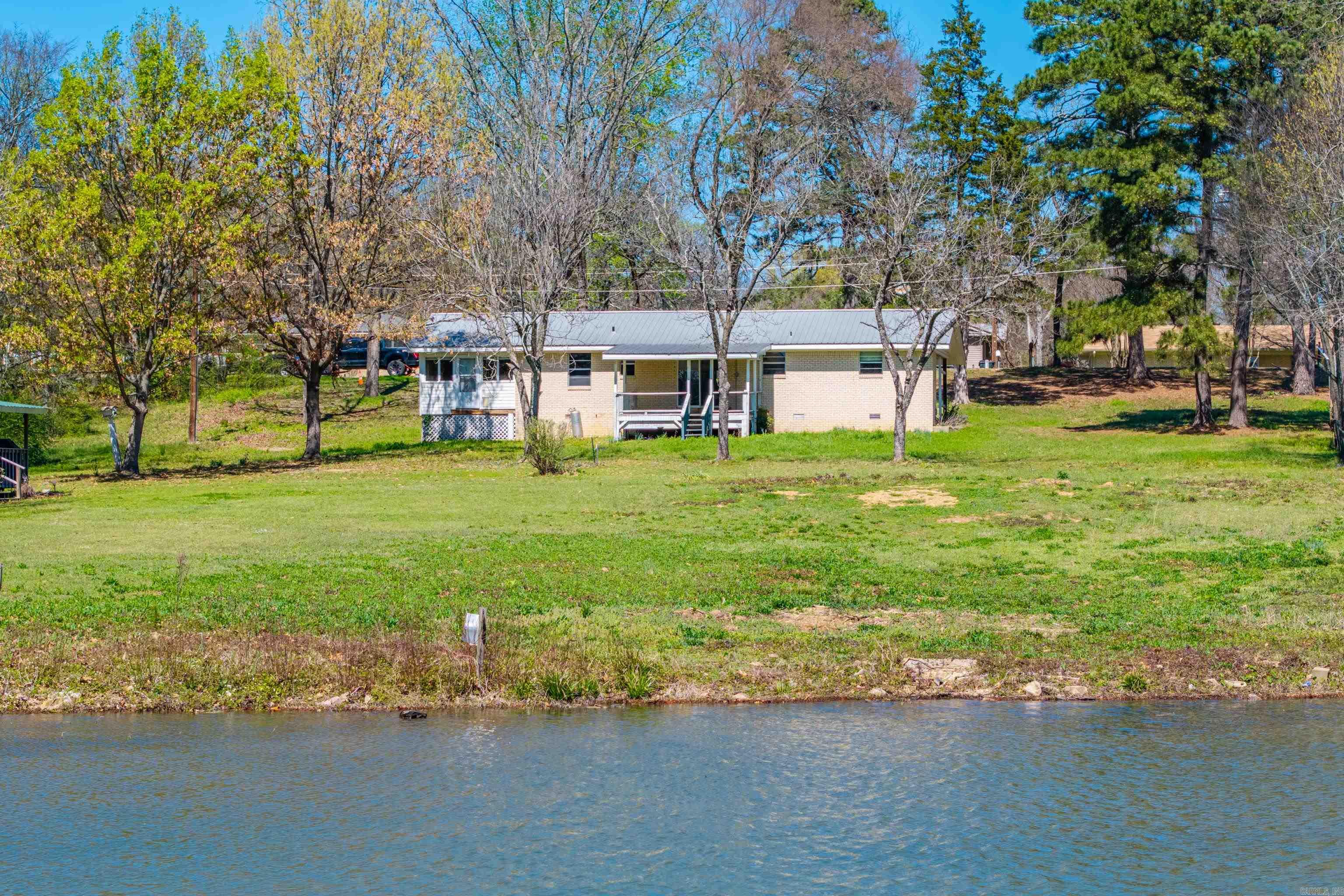 ROBERTS, R.R. - Residential